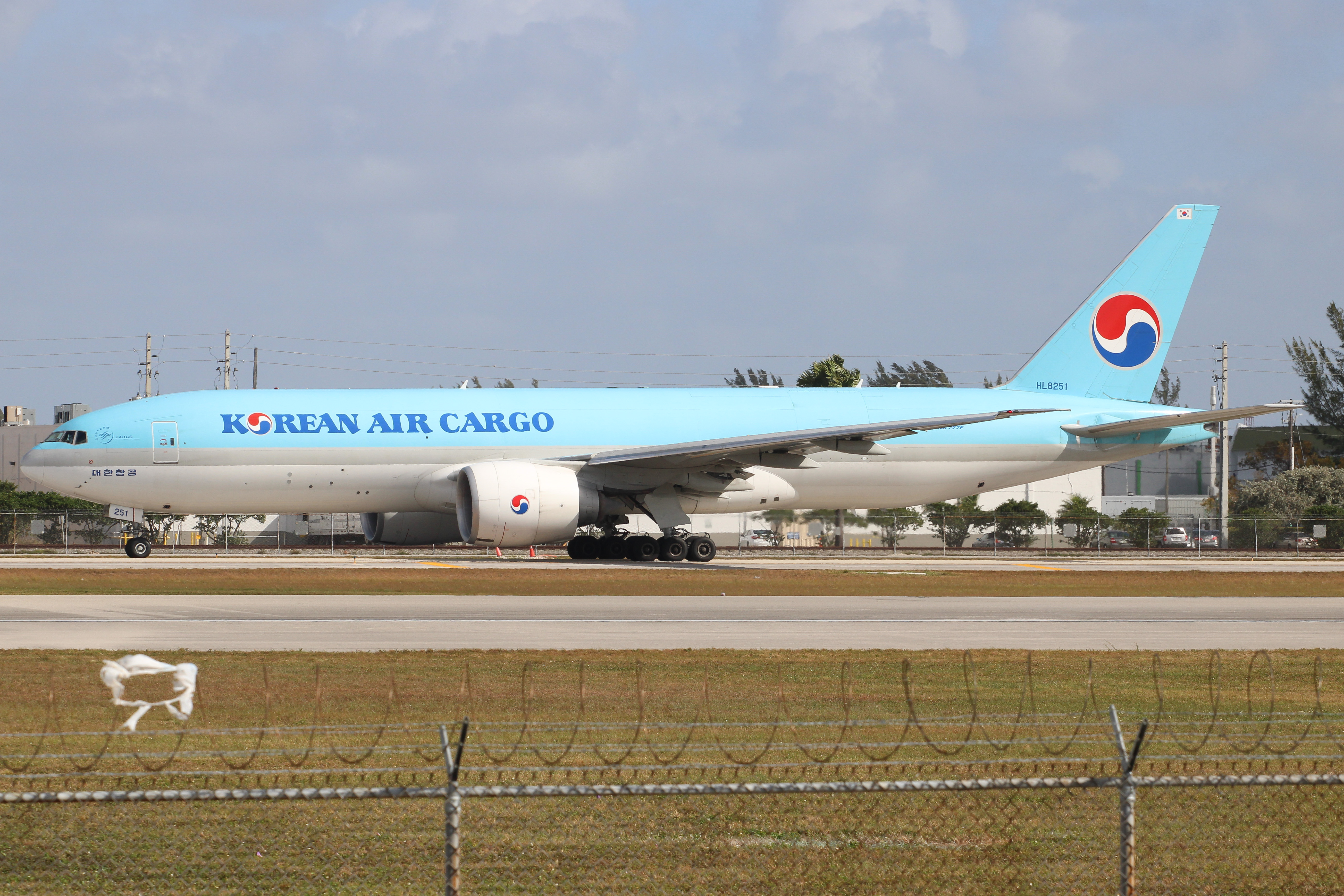 Full size: Korean Air Cargo Boeing 777-F HL8251 at Miami International Airport