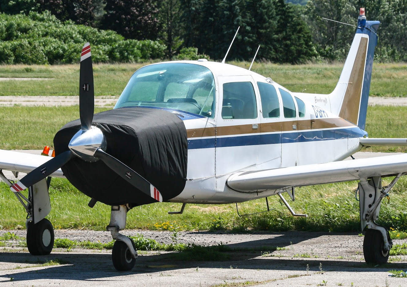 Full size: Private Beechcraft 24R Sierra C-GFPI at 