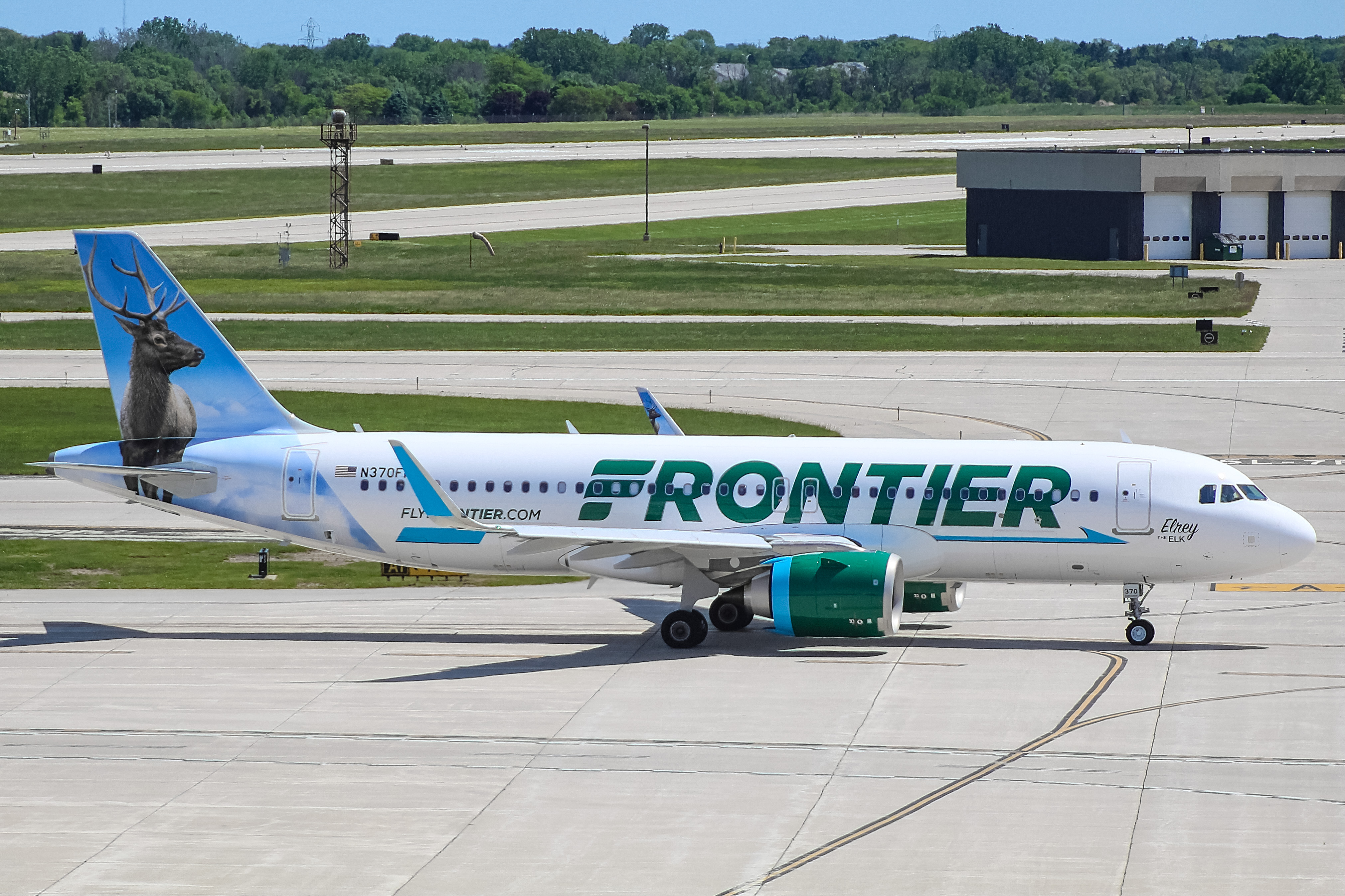 Full size: Frontier Airlines Airbus A320NEO N370FR at General Mitchell International Airport