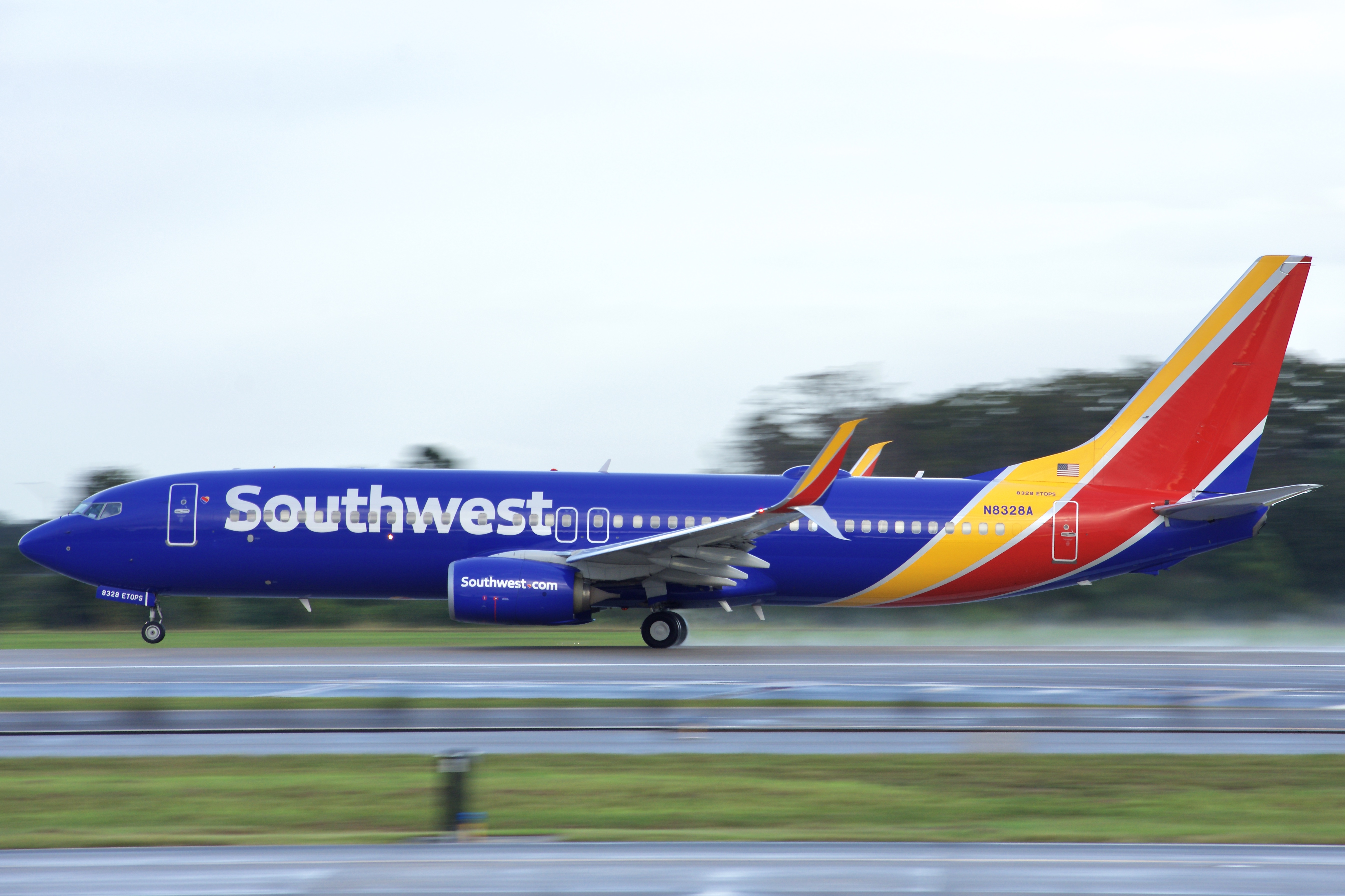 Full size: Southwest Airlines Boeing 737-800 N8328A at Orlando International Airport