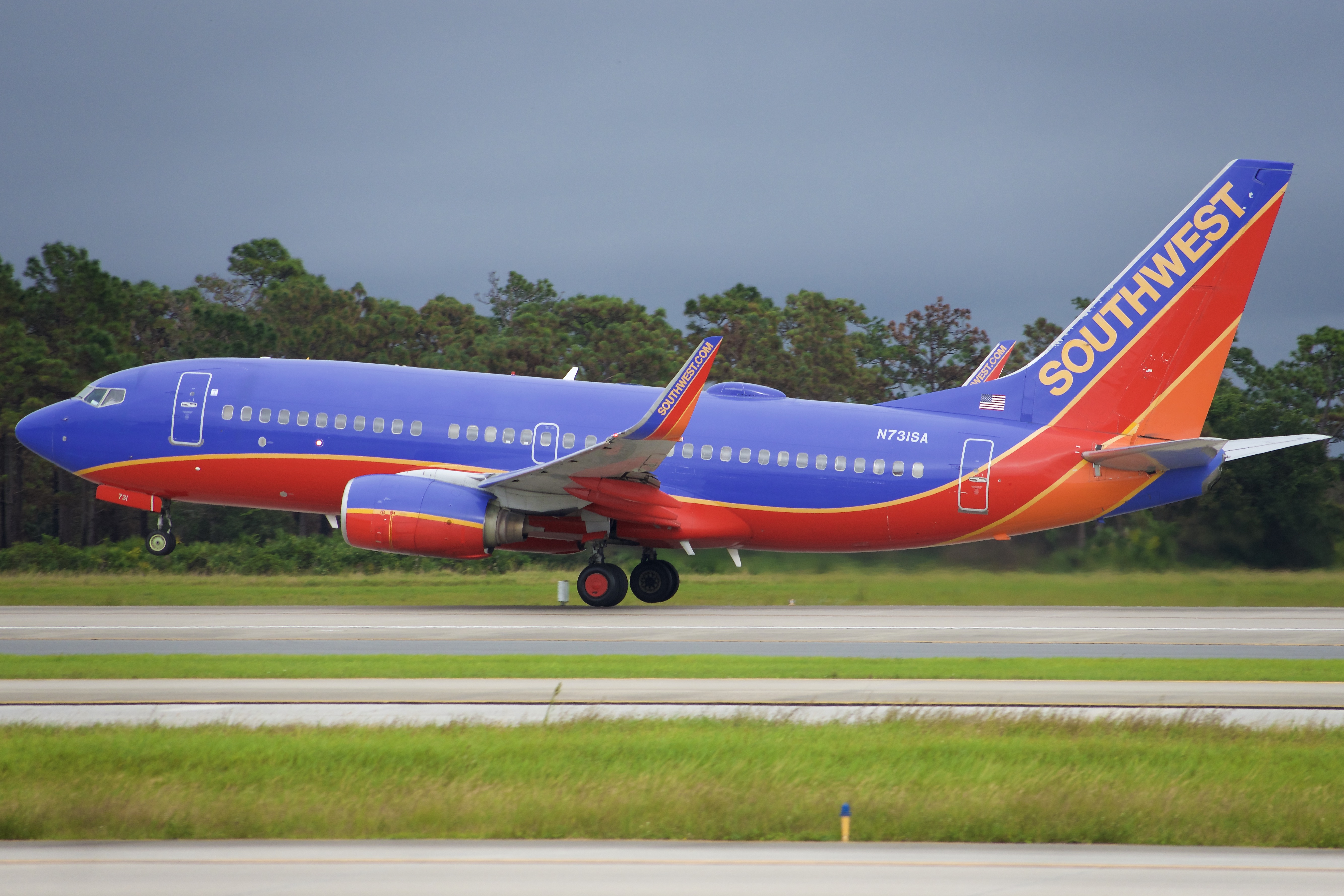 Full size: Southwest Airlines Boeing 737-700 N731SA at Orlando International Airport