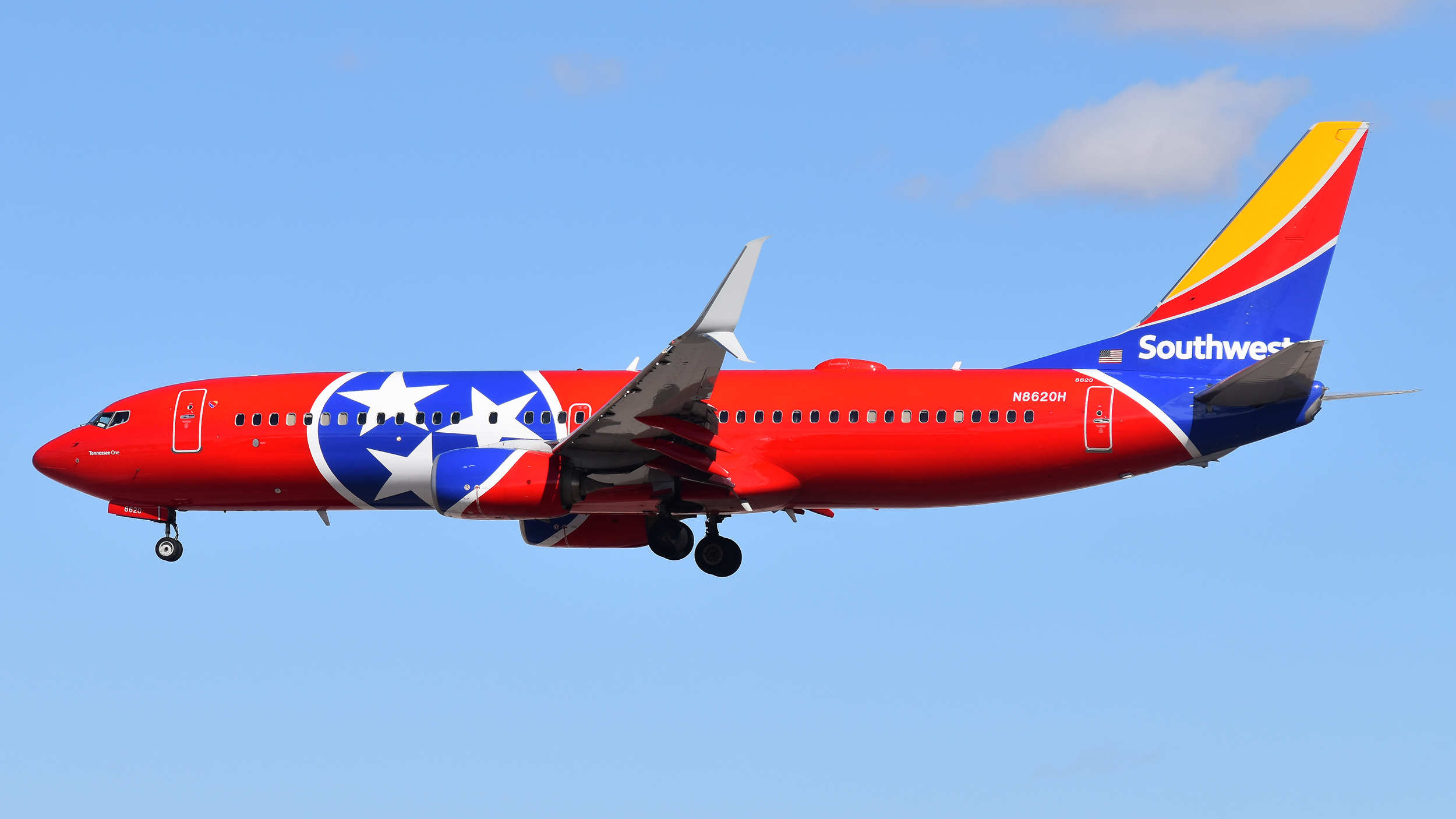 Full size: Southwest Airlines Boeing 737-800 N8620H at Harry Reid International Airport