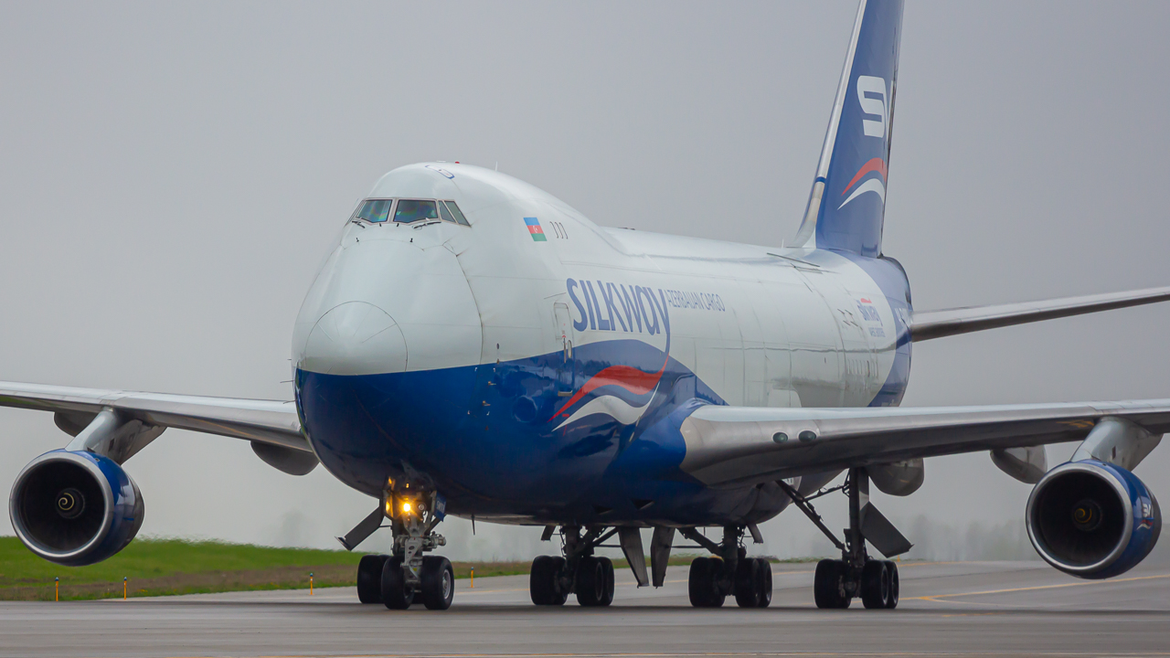 Full size: Silkway Boeing 747-400F 4K-SW008 at Rickenbacker International Airport