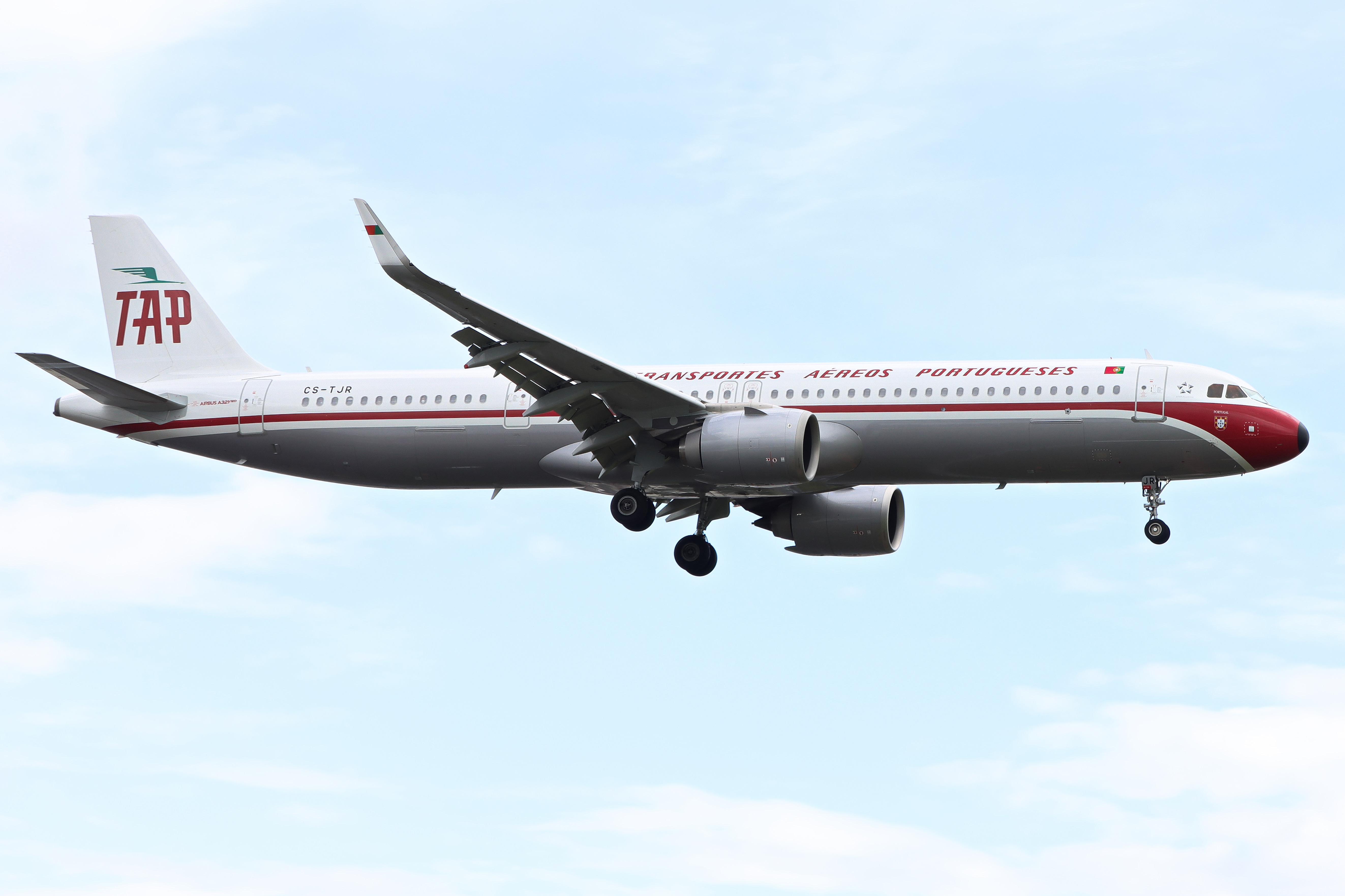 Full size: TAP Air Portugal Airbus A321NEO CS-TJR at London Heathrow International Airport