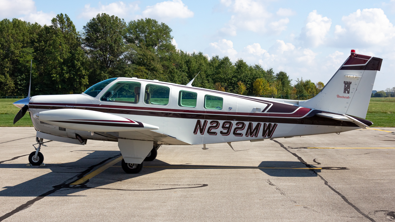 Full size: PRIVATE Beechcraft 36 Bonanza N292MW at Delaware Municipal Airport
