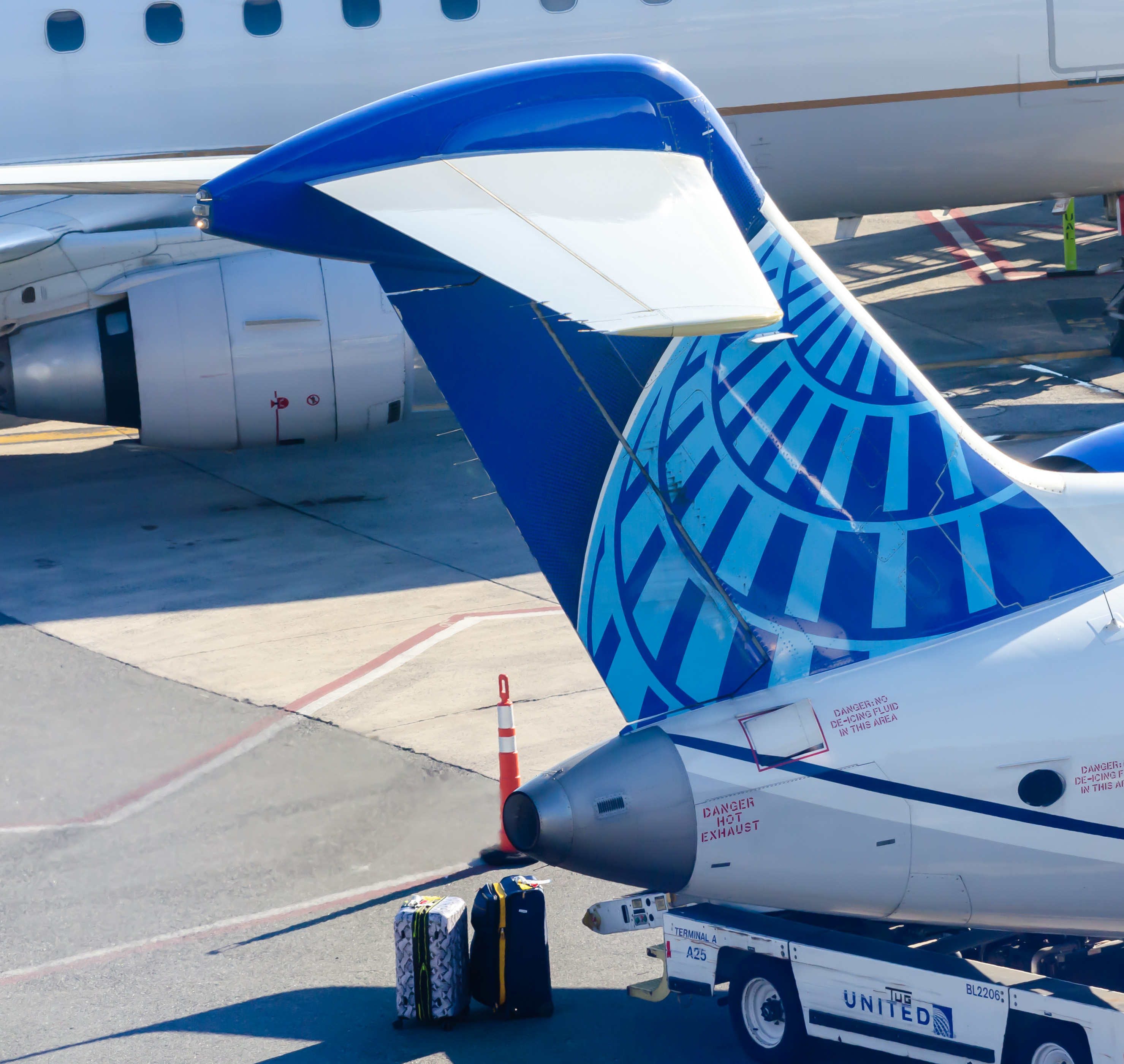 Full size: United Express Mitsubishi CRJ-550 N548GJ at Newark Liberty International Airport