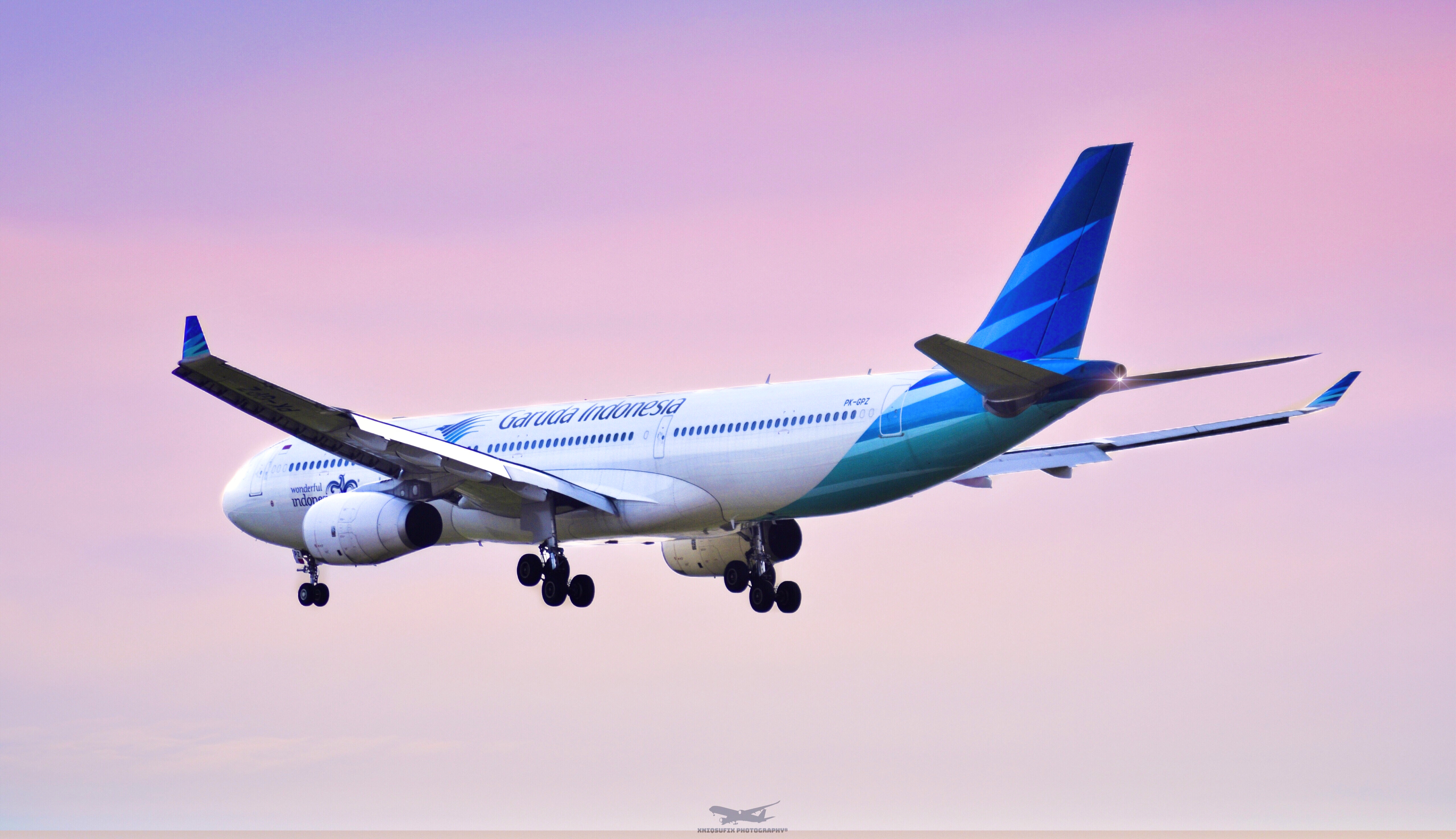 Full size: Garuda Indonesia Airbus A330-300 PK-GPZ at Singapore-Changi Airport