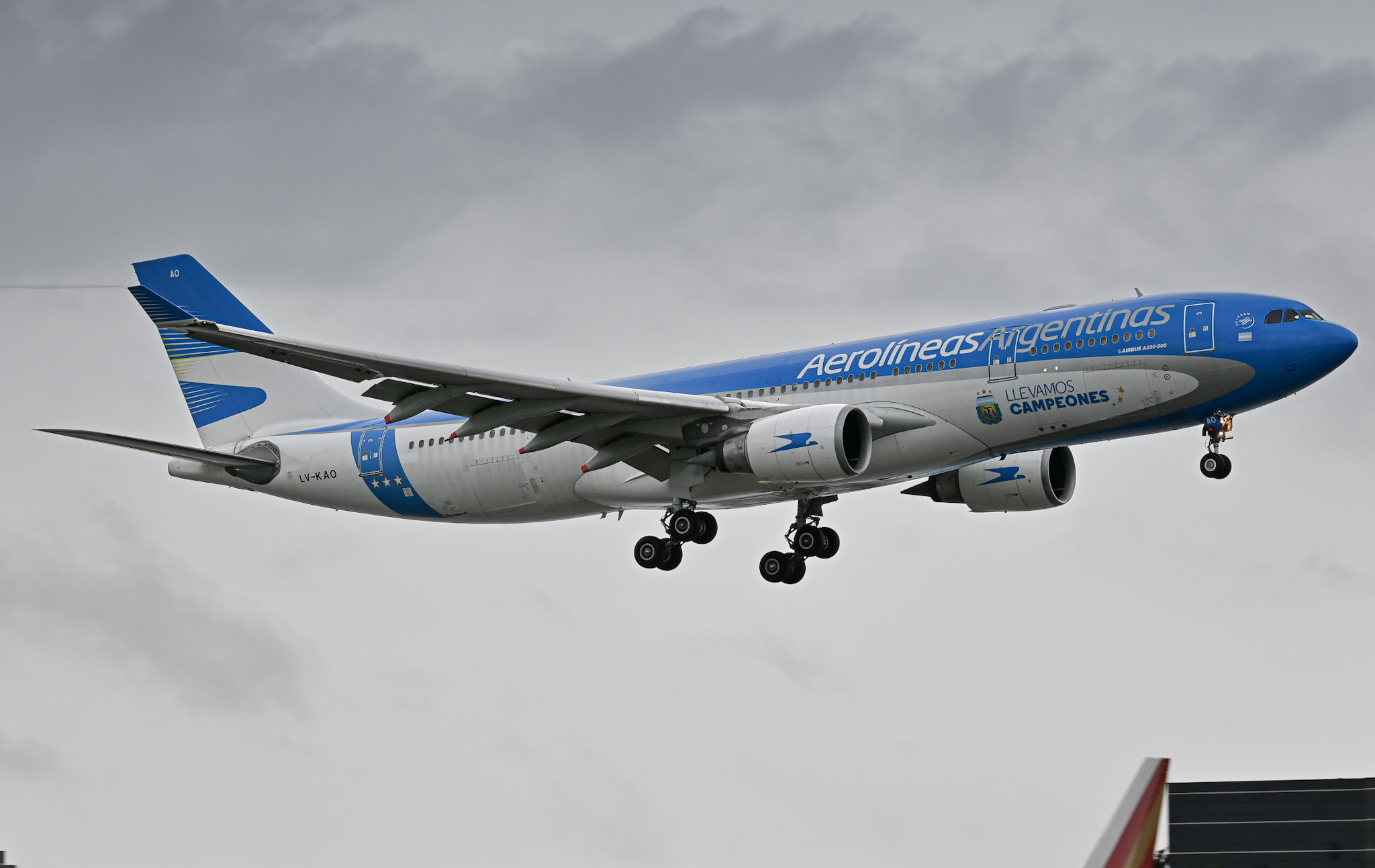 Full size: Aerolineas Argentinas Airbus A330-200 LV-KAO at Miami International Airport