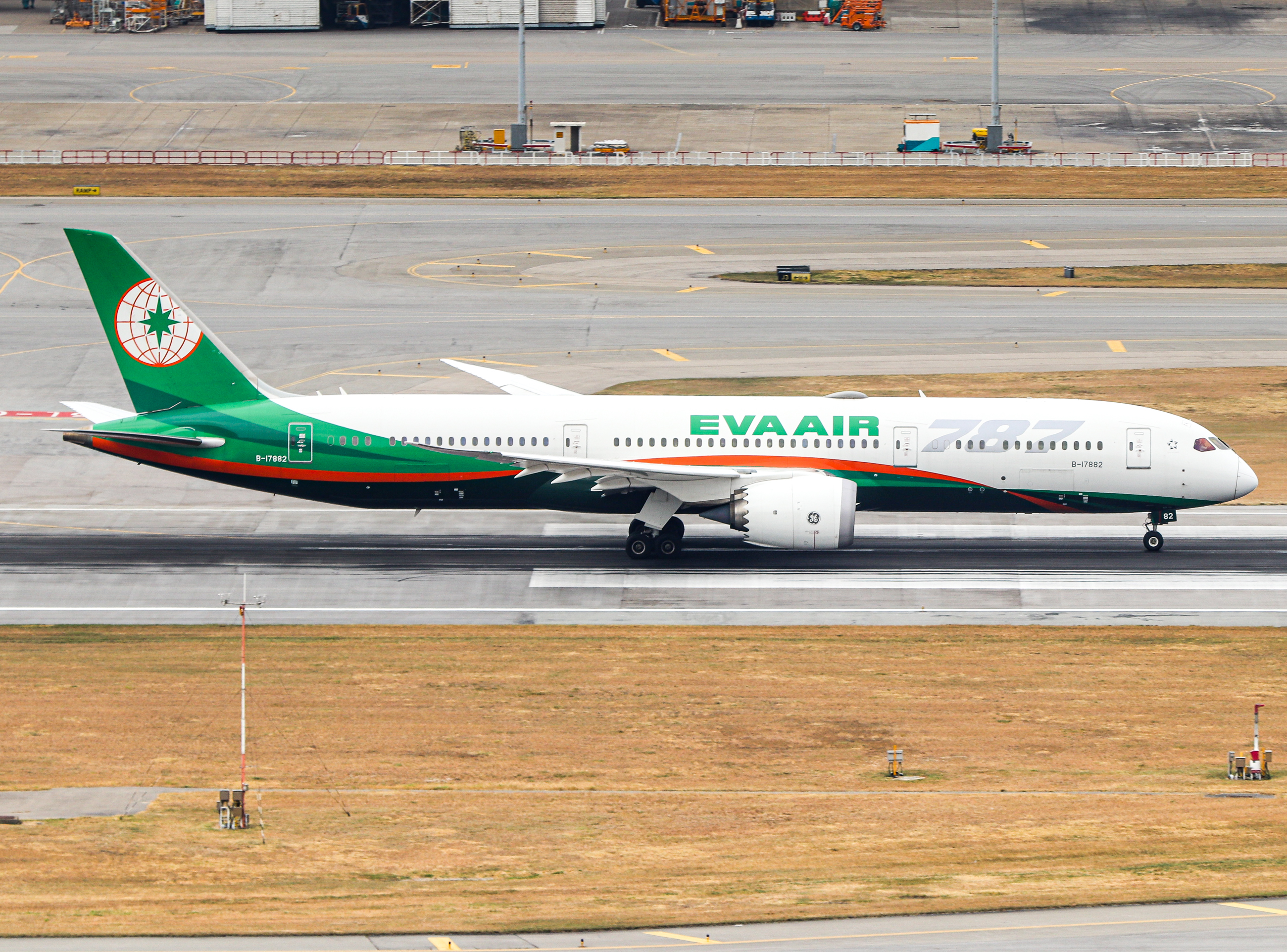 Full size: EVA Air Boeing 787-9 B-17882 at Hong Kong International Airport
