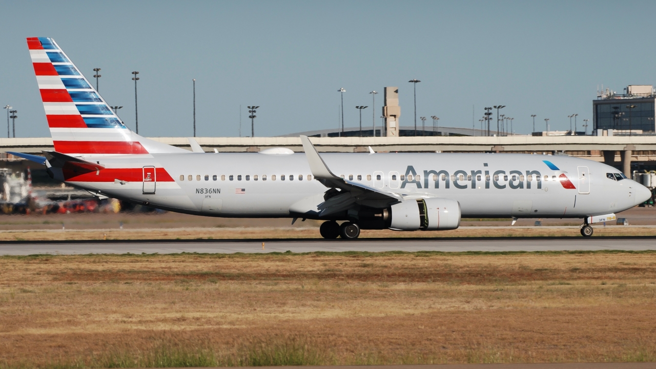 Full size: American Airlines Boeing 737-800 N836NN at Dallas-Fort Worth International Airport