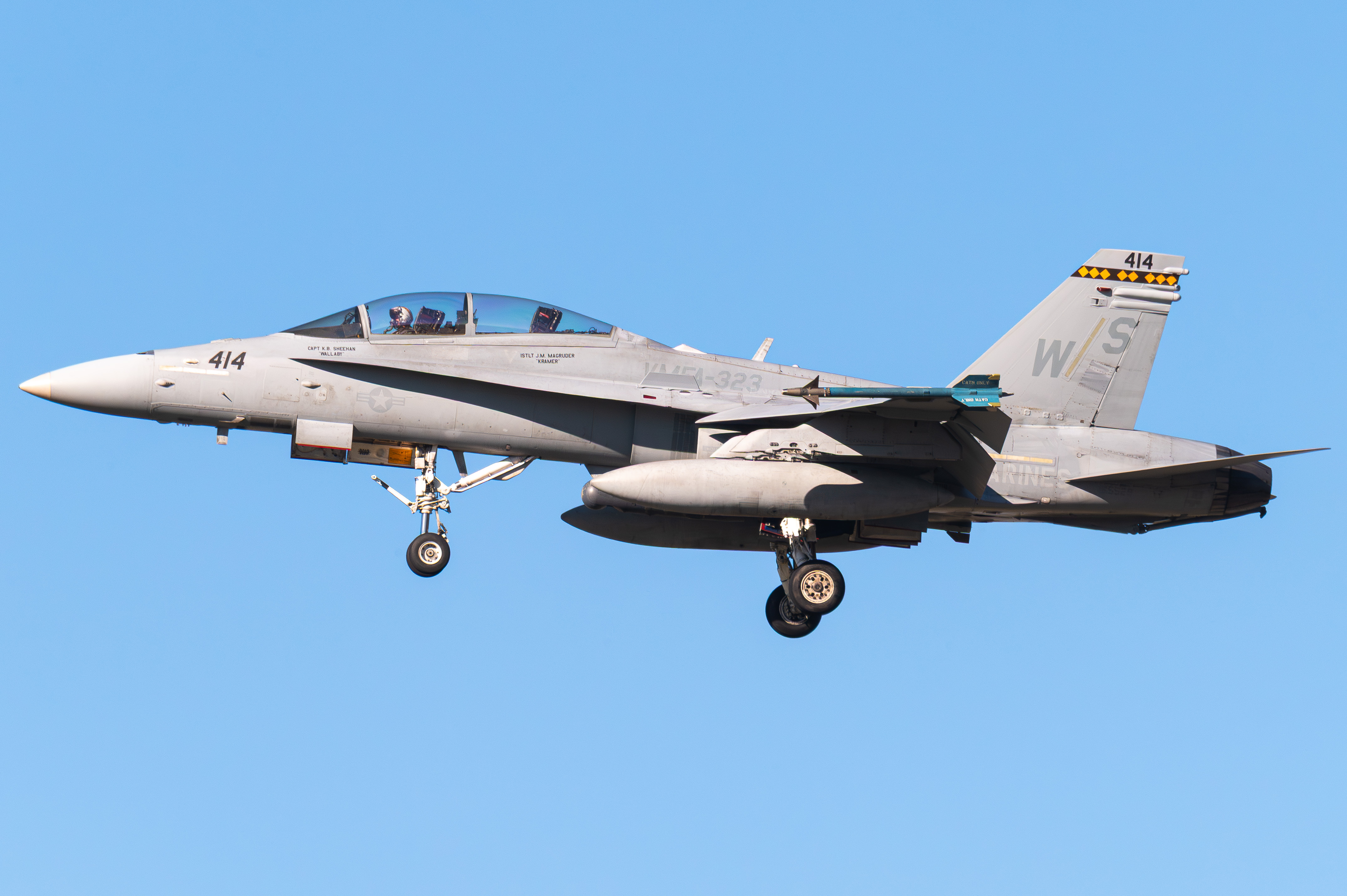 Full size: USMC - United States Marine Corp McDonnel Douglas F/A-18 Hornet 165529 at Miramar MCAS (Joe Foss Field) Airport