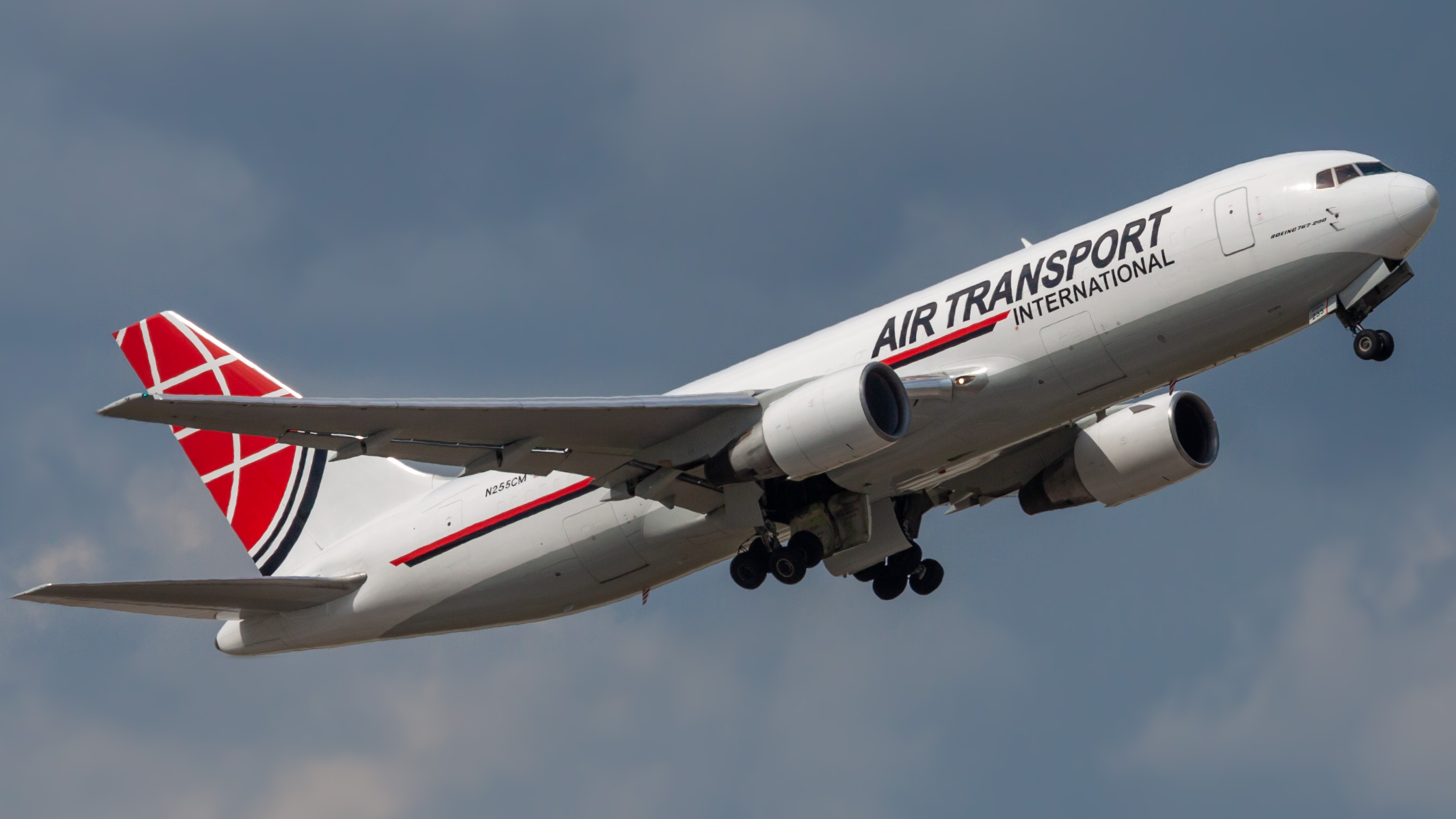 Full size: Air Transport International Boeing 767-200F N255CM at Houston-George Bush Intercontinental Airport
