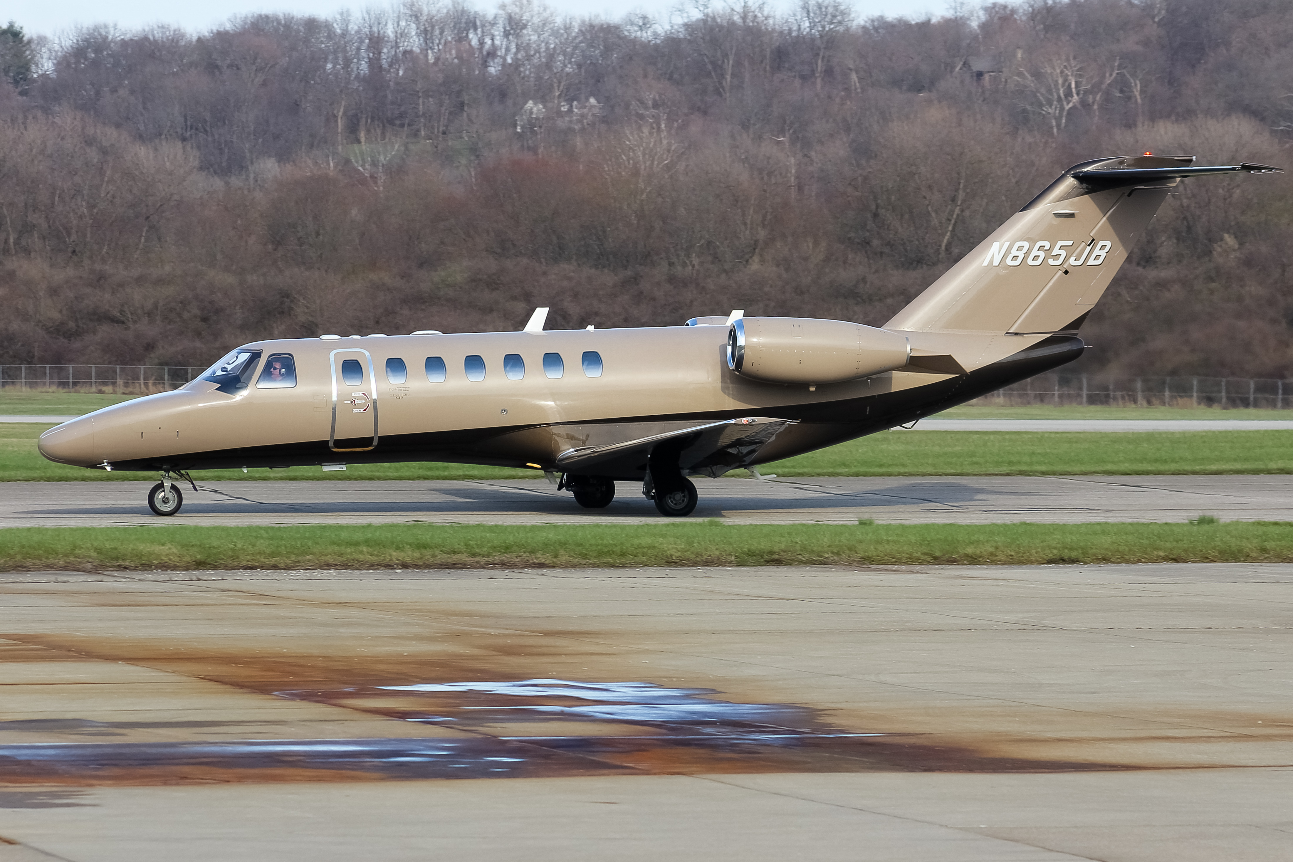 Full size: PRIVATE  Cessna Citation 525 N865JB at Cincinnati Municipal Airport/Lunken Field