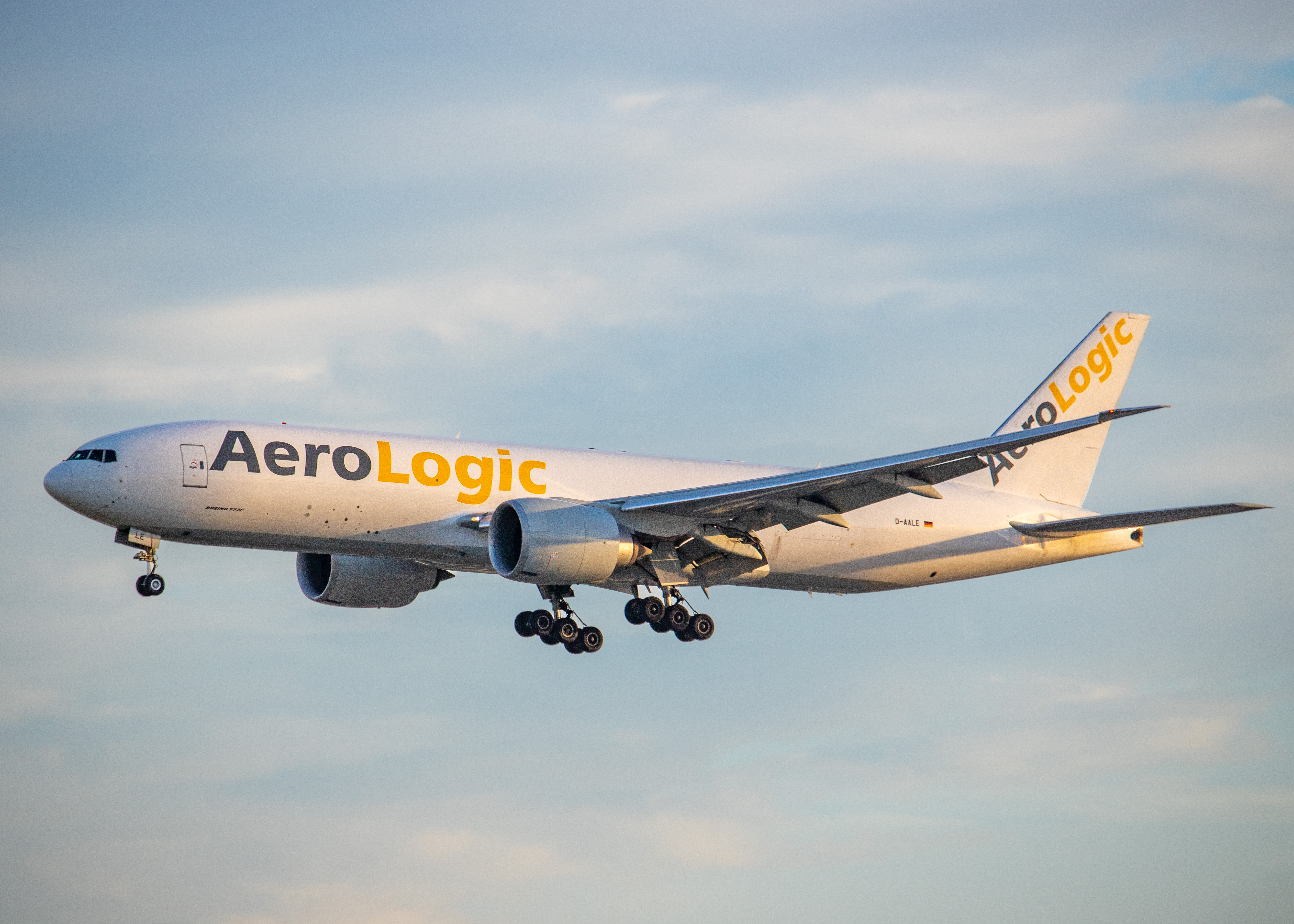 Full size: Aerologic Boeing 777-F D-AALE at Chicago O'Hare International Airport