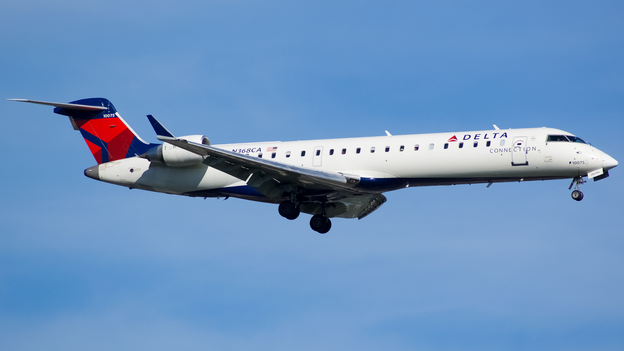 Full size: Delta Connection Mitsubishi CRJ-700 N368CA at John F. Kennedy International Airport