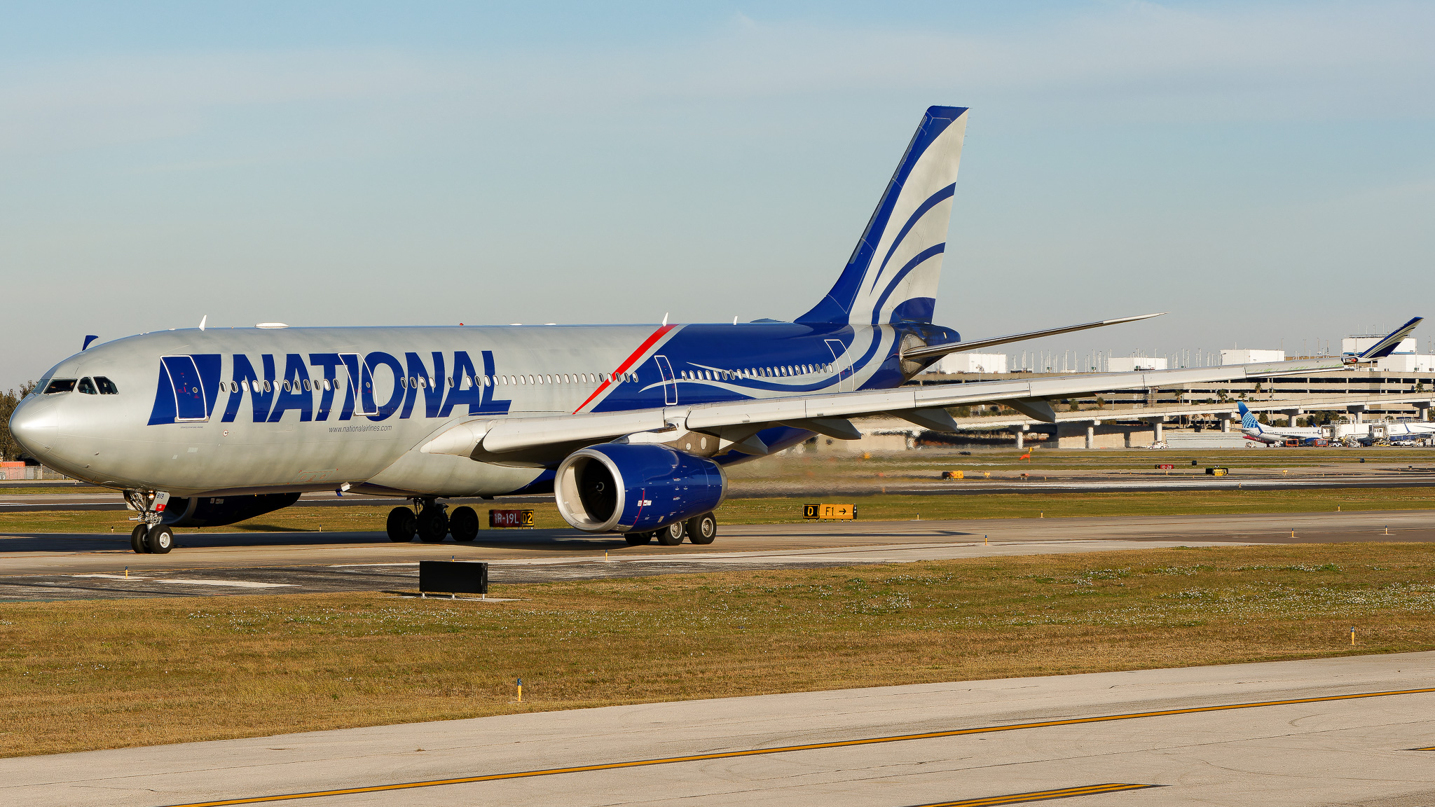 Full size: National Airlines Airbus A330-200 N819CA at Tampa International Airport