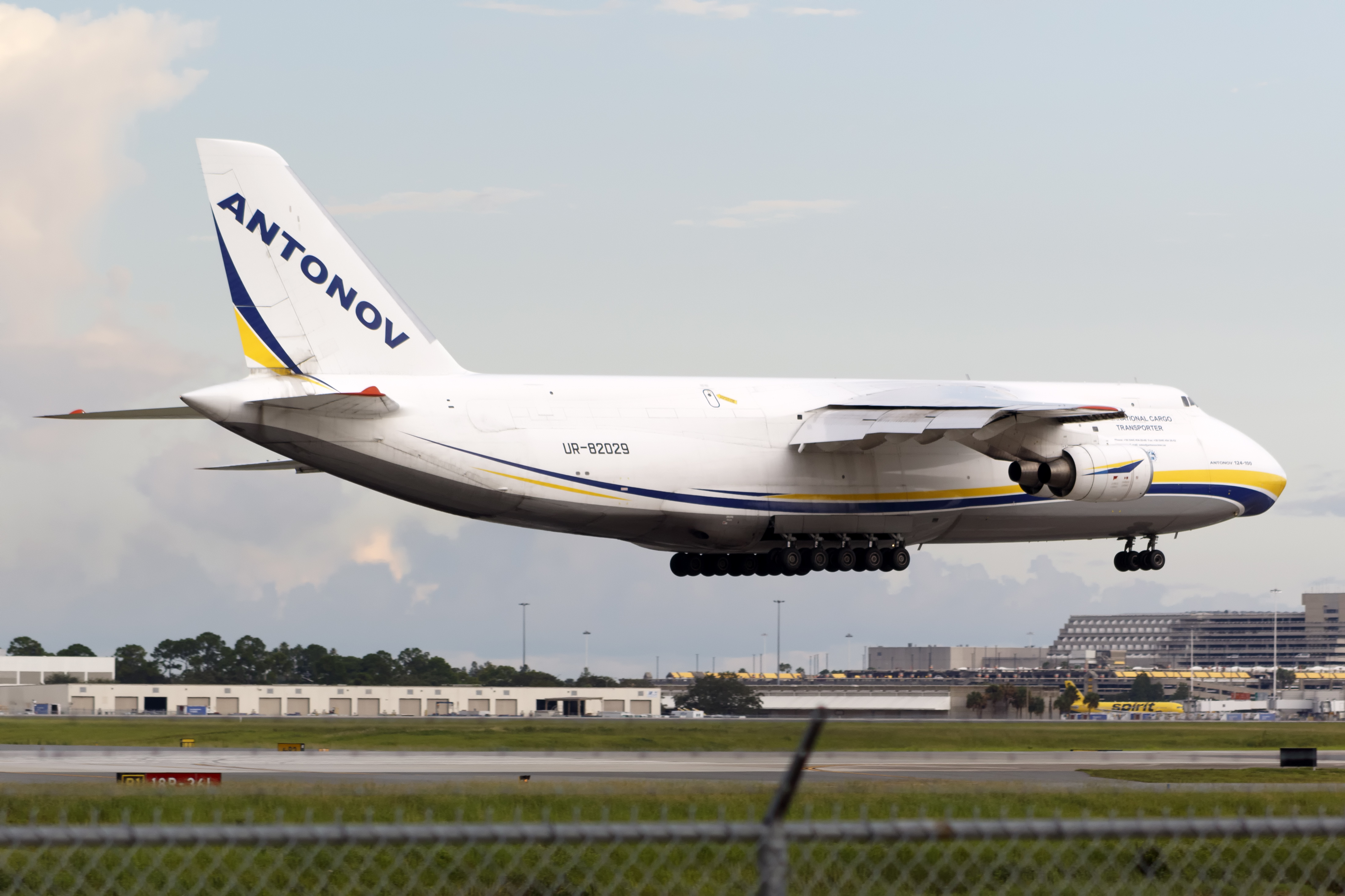 Full size: Antonov Airlines Antonov An-124 UR-82029 at Orlando International Airport