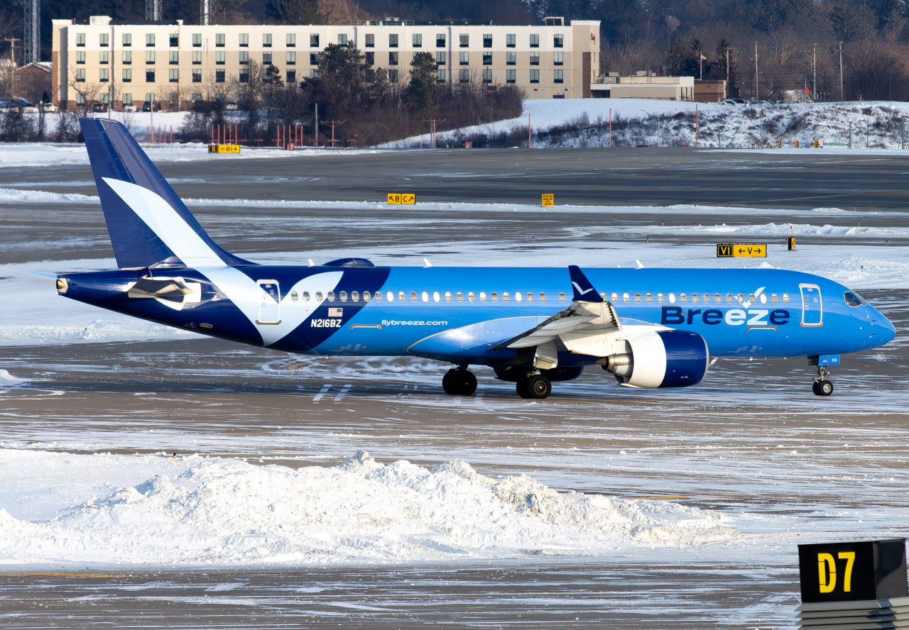 Full size: Breeze Airways Airbus A220-300 N216BZ at Pittsburgh International Airport