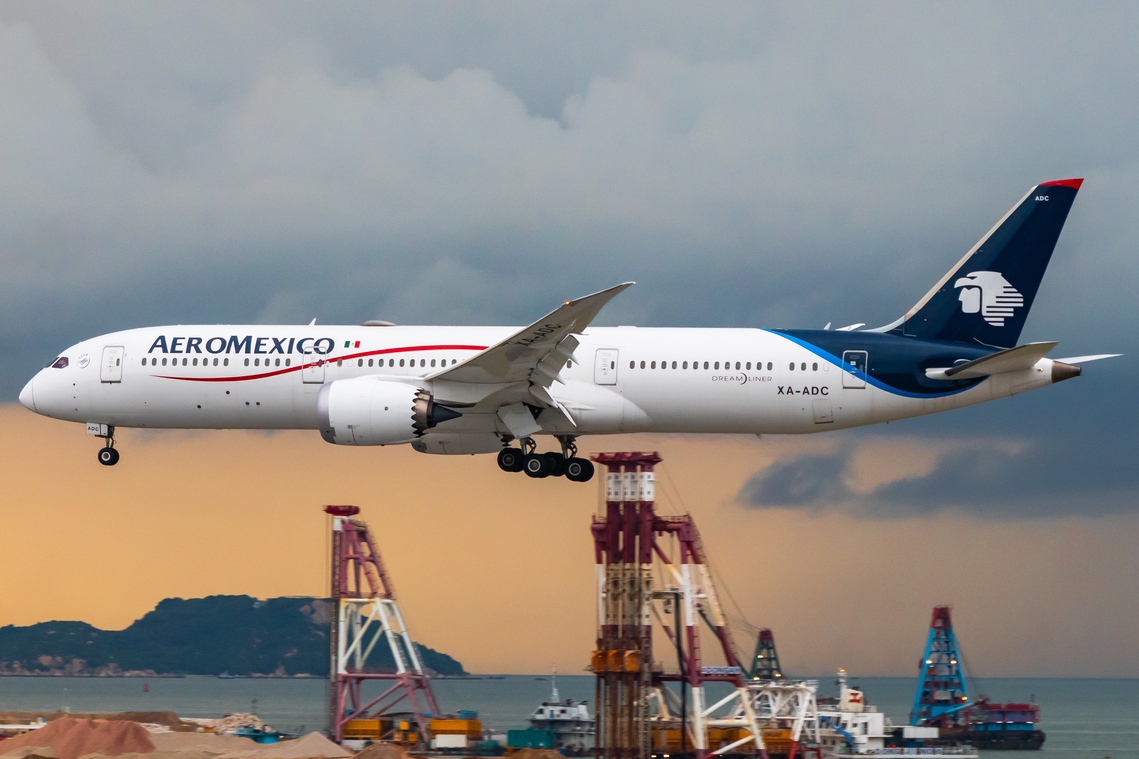 Full size: Aeromexico Boeing 787-9 XA-ADC at Hong Kong International Airport