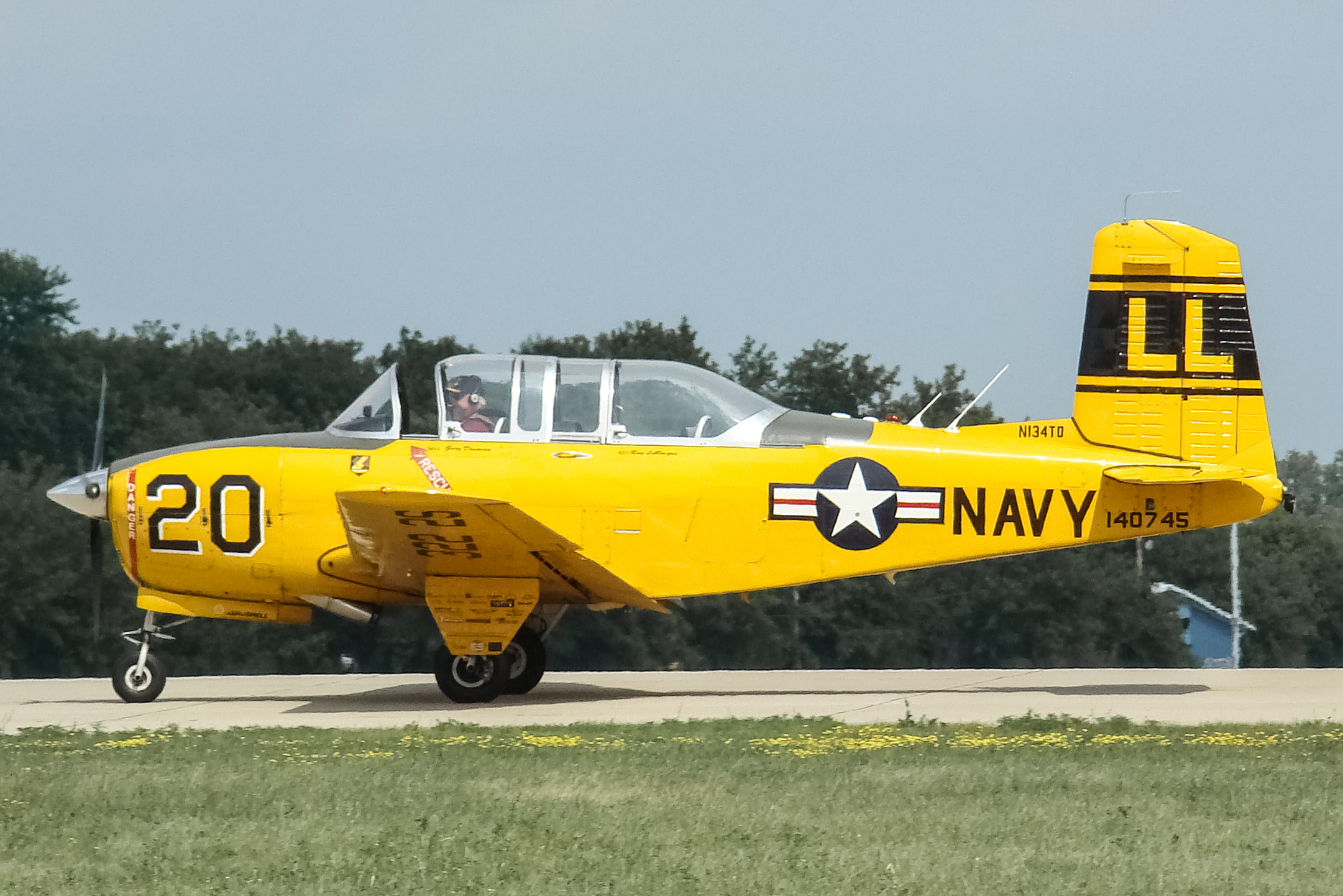 Full size: PRIVATE Beechcraft T-34 Mentor  N134TD at Wittman Regional Airport