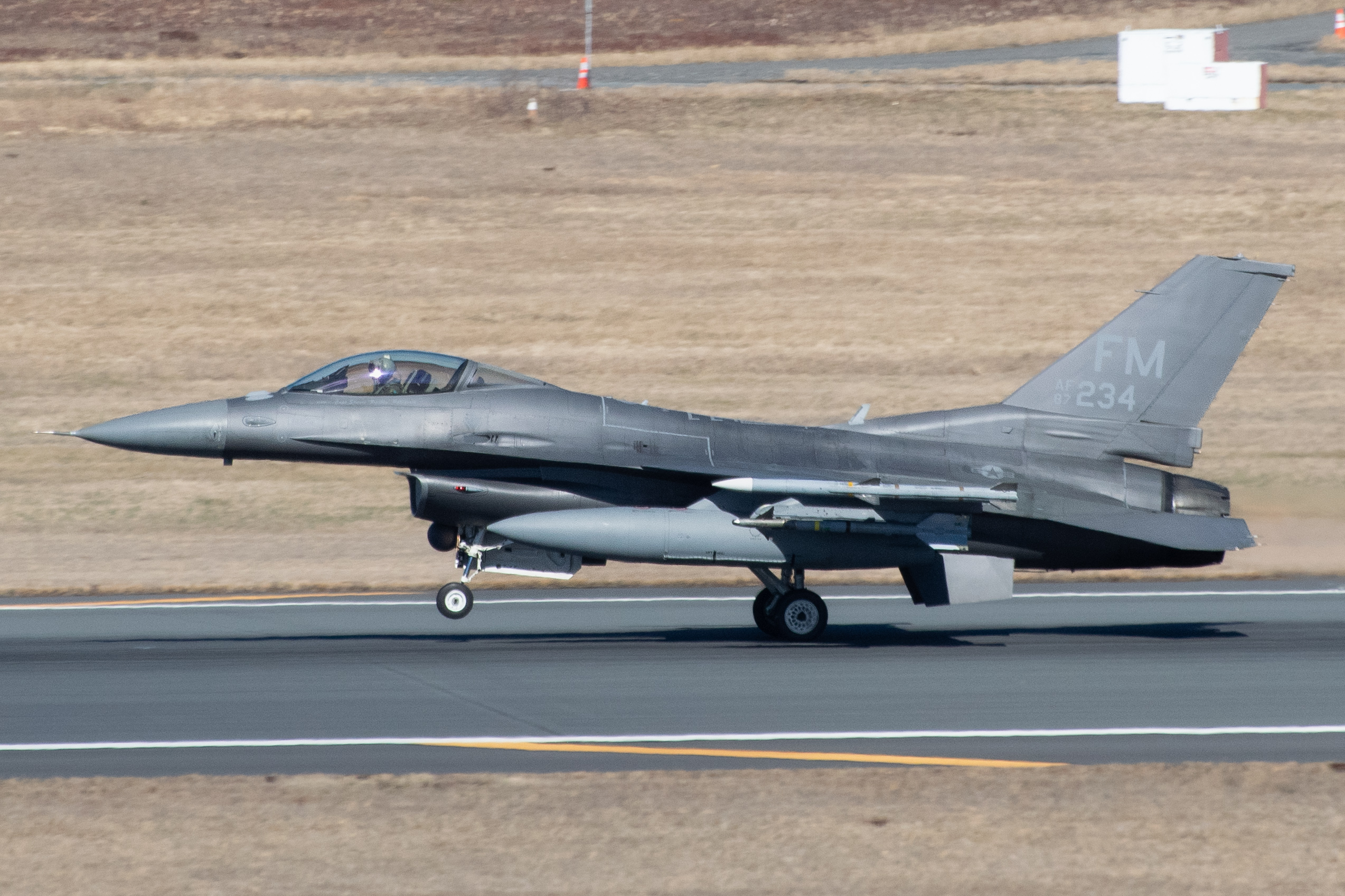 Full size: USAF - United States Air Force General Dynamics F-16 Fighting Falcon 87-0234 at Atlantic City International Airport