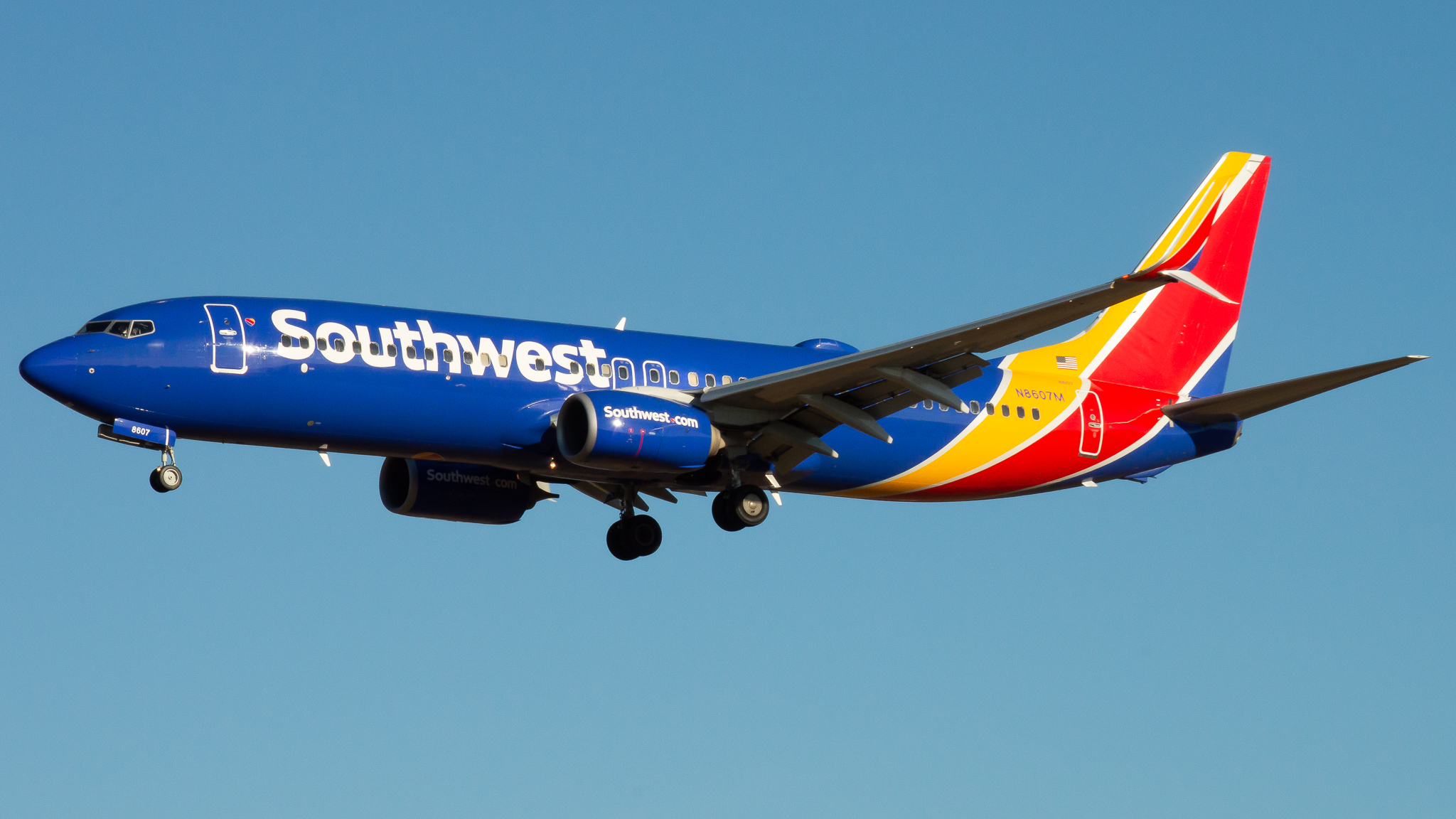 Full size: Southwest Airlines Boeing 737-800 N8607M at Baltimore/Washington International Thurgood Marshall Airport
