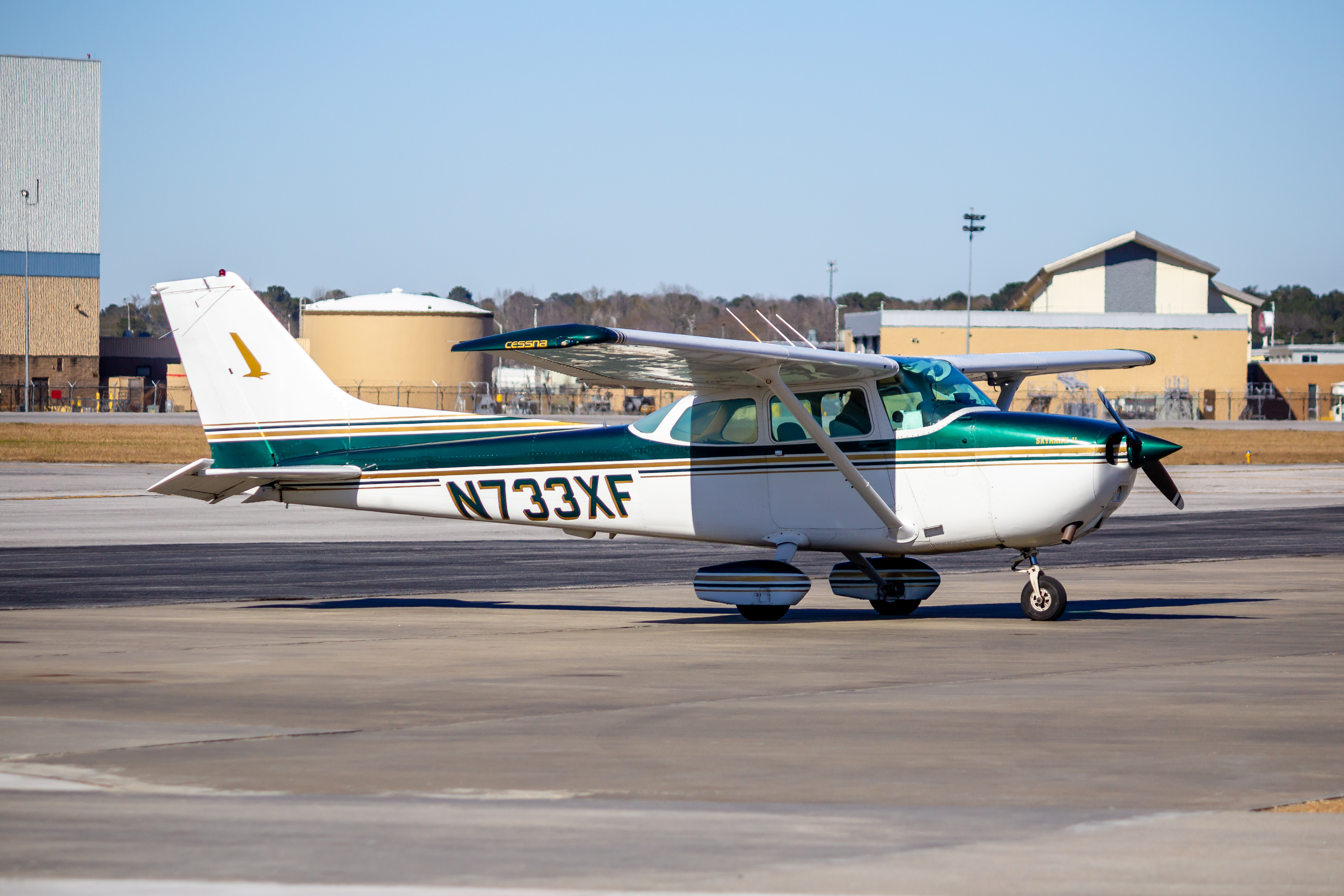 Full size: PRIVATE Cessna 172 N733XF at Meridian Regional Airport