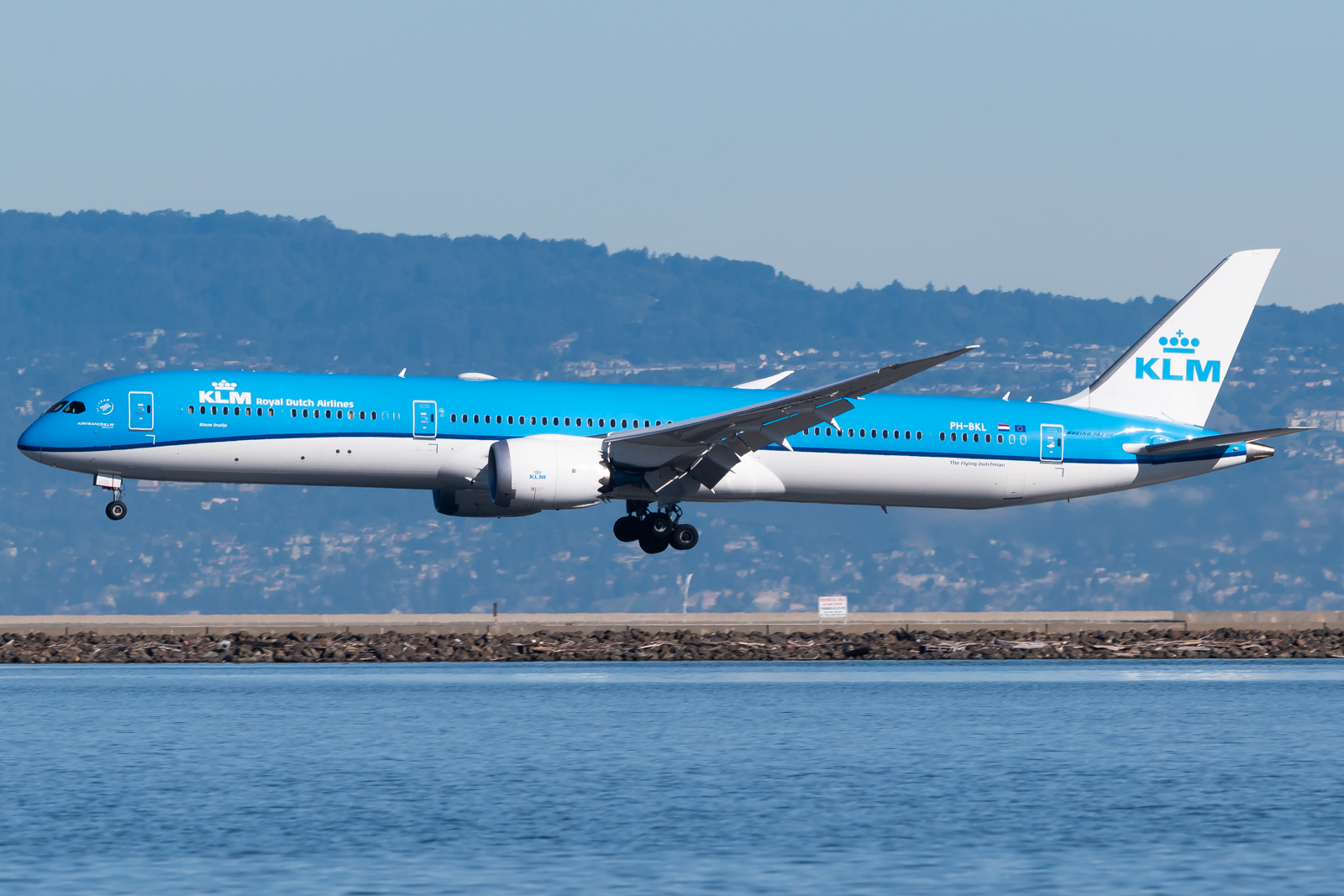 Full size: KLM Boeing 787-10 PH-BKL at San Francisco International Airport