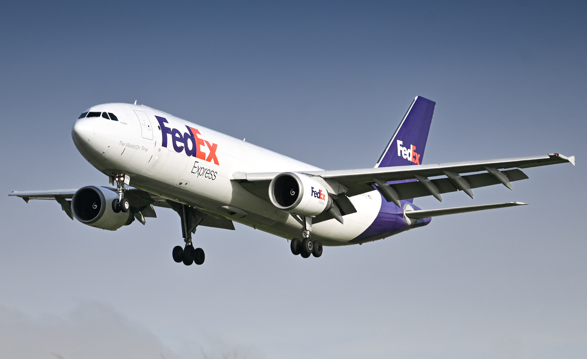 Full size: FedEx Airbus A300F N669FE at Norman Y Mineta San Jose International Airport