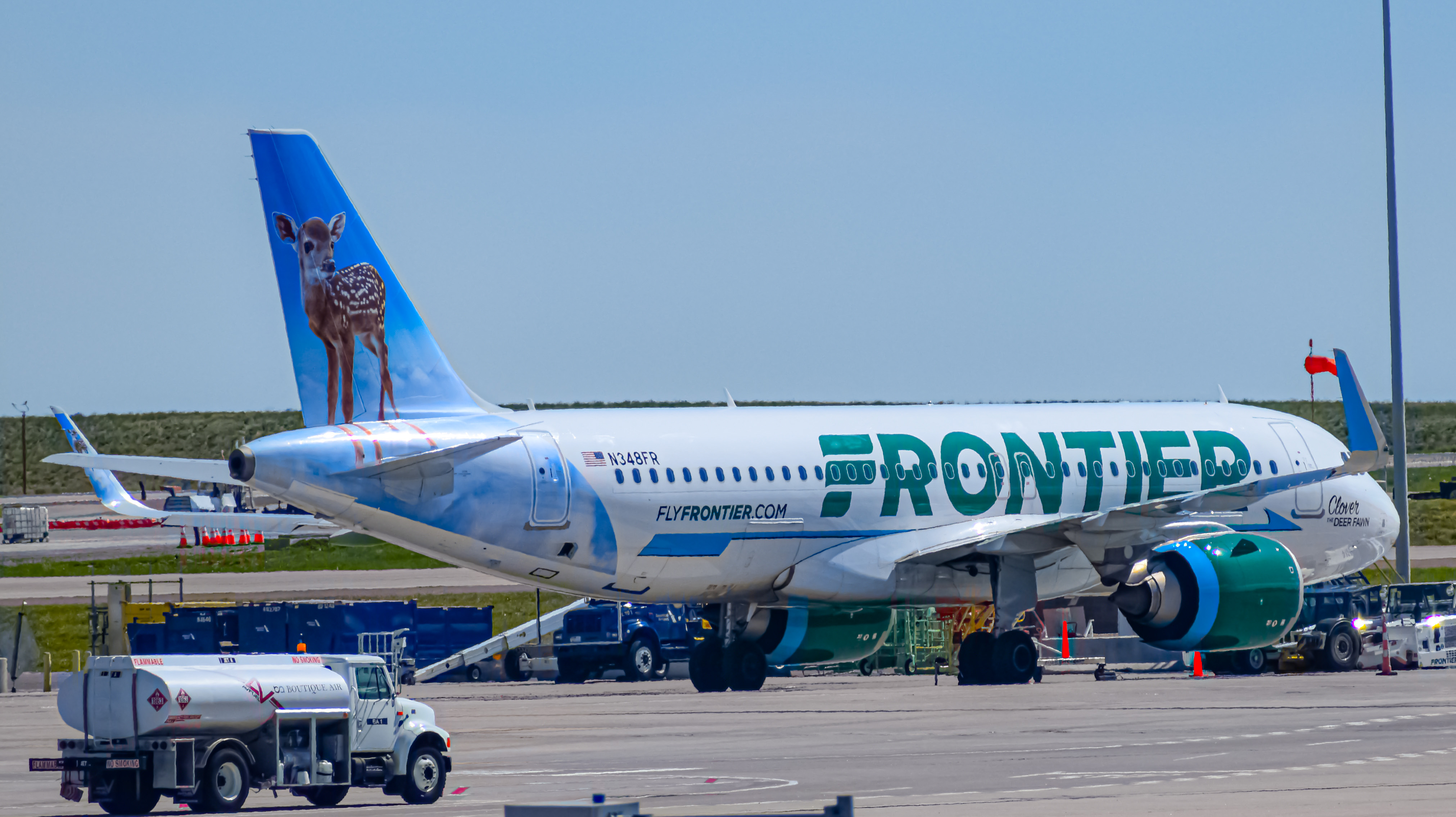Full size: Frontier Airlines Airbus A320NEO N348FR at Denver International Airport