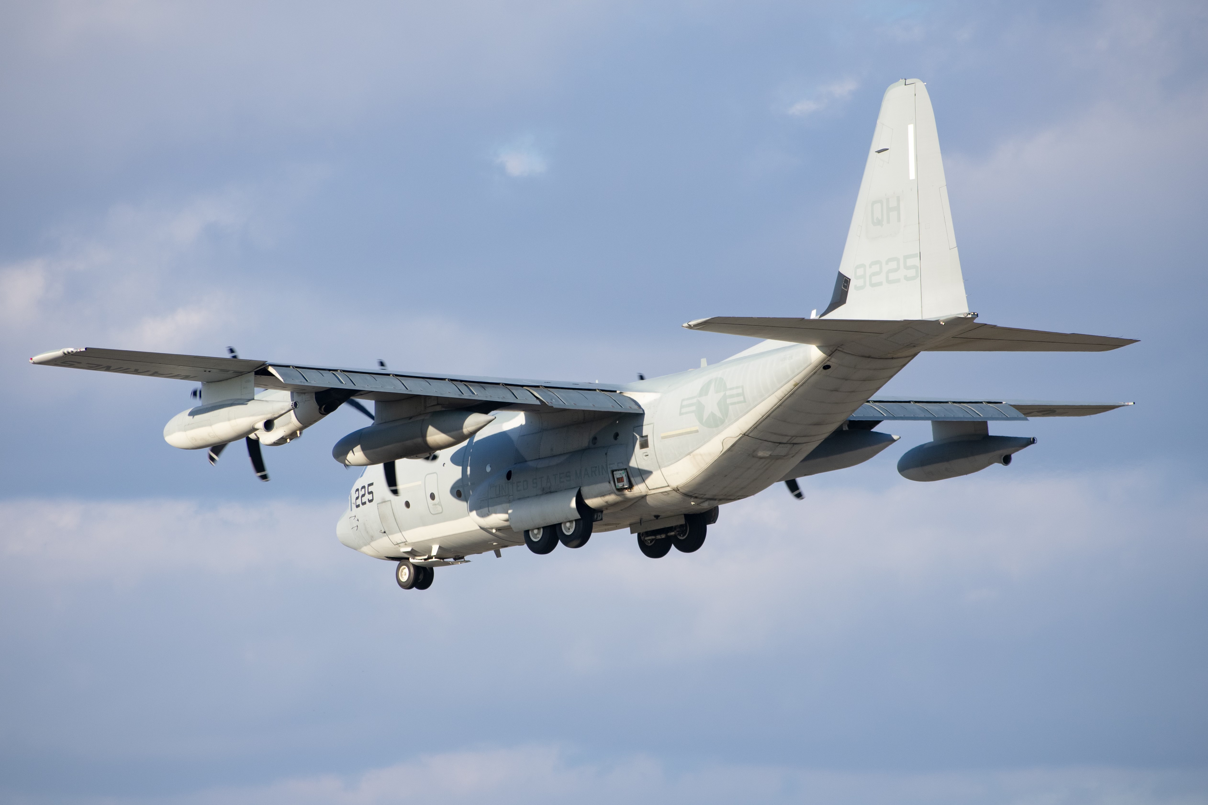 Full size: USMC Lockheed KC-130J Hercules  169225 at Baltimore/Washington International Thurgood Marshall Airport