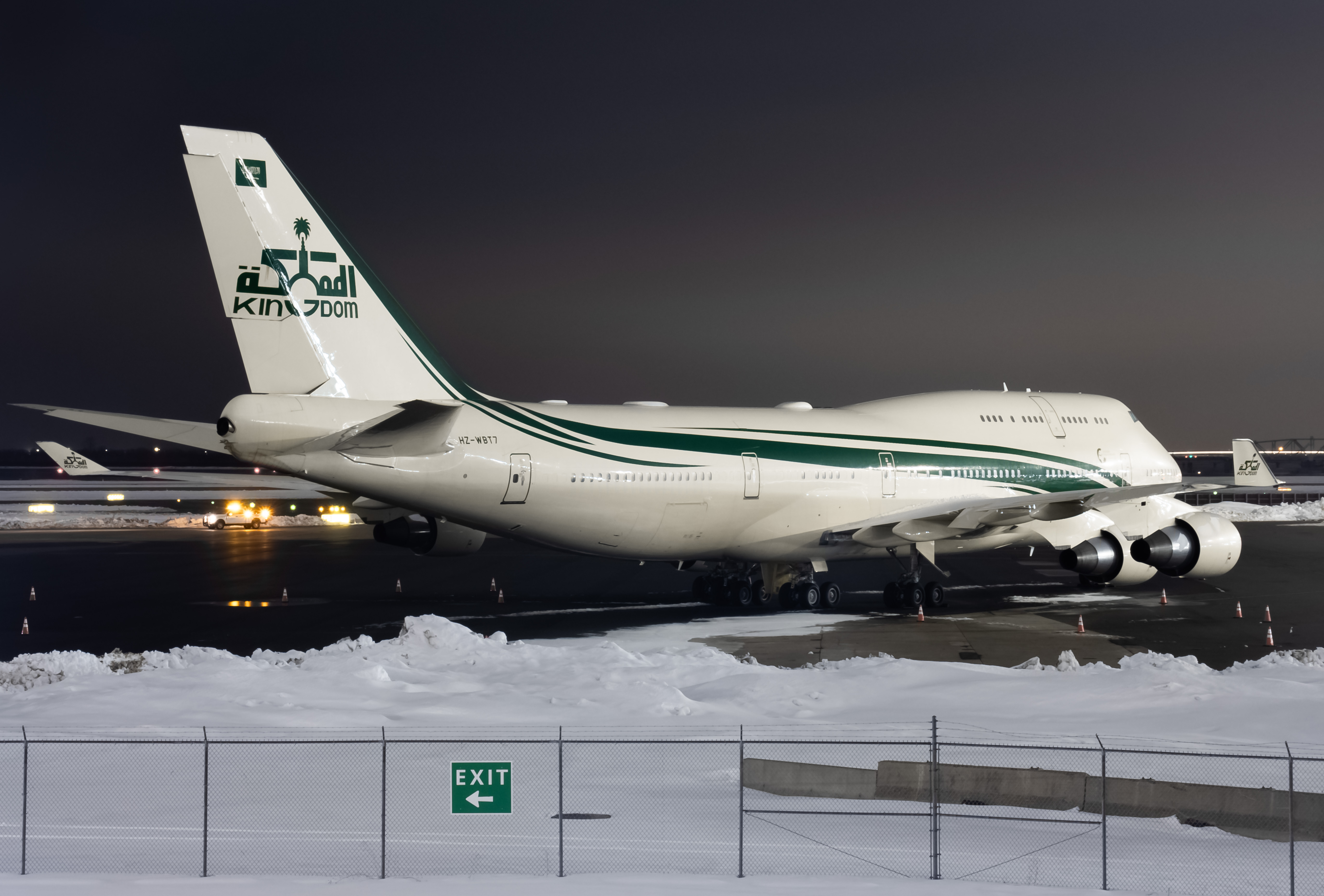 Full size: Kingdom Holding Company Boeing 747-400 HZ-WBT7 at John F. Kennedy International Airport