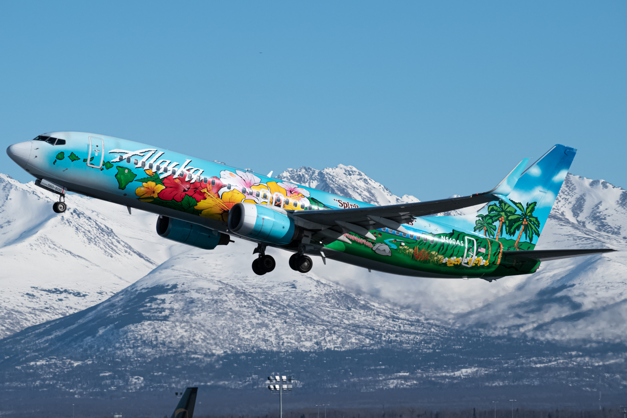 Full size: Alaska Airlines Boeing 737-800 N560AS at Anchorage Ted Stevens International Airport