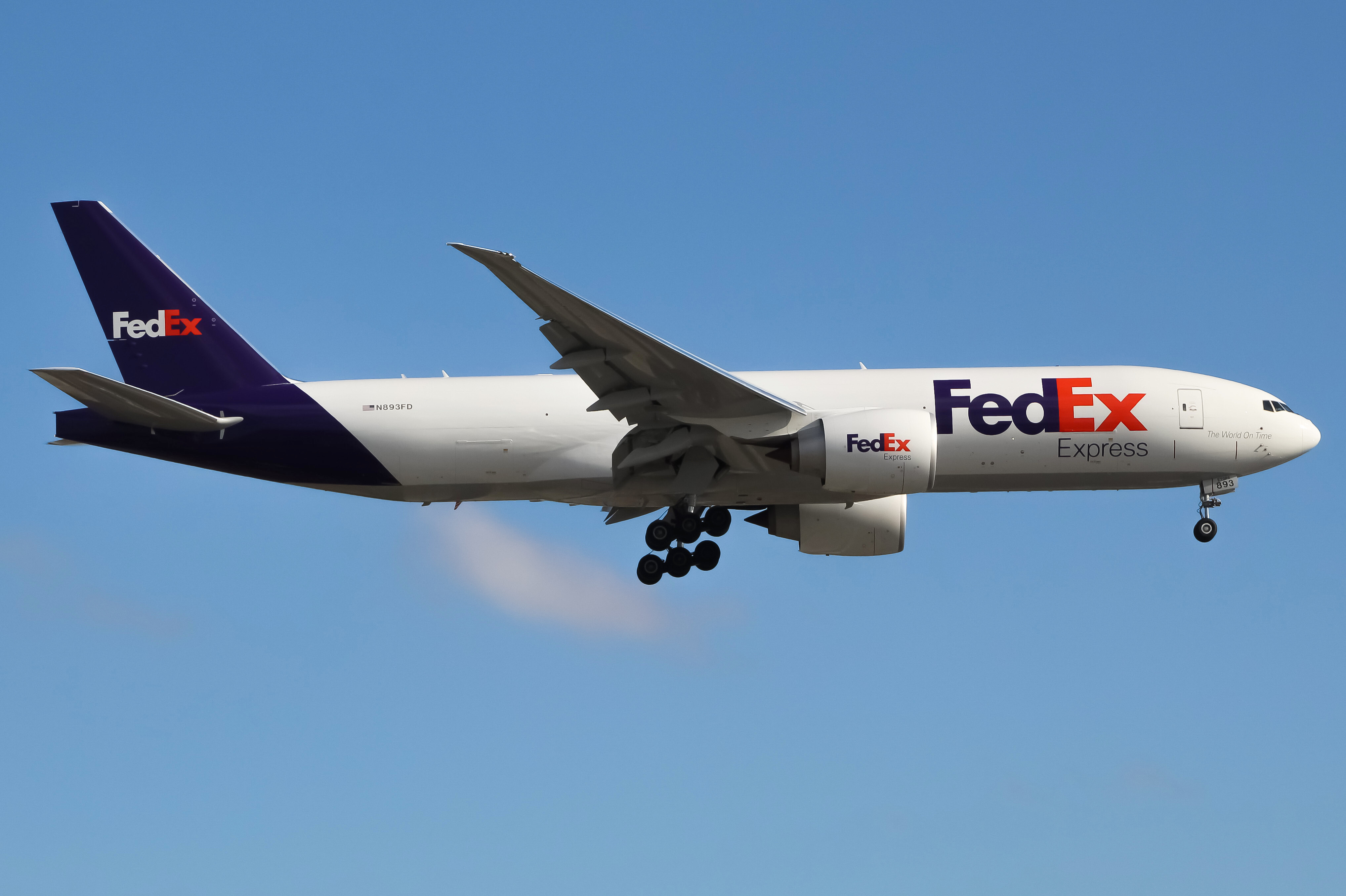 Full size: FedEx Boeing 777-F N893FD at Newark Liberty International Airport