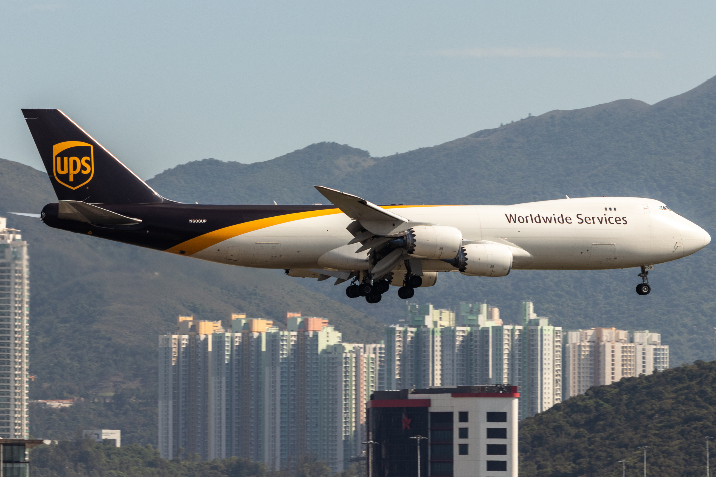 Full size: United Parcel Service Boeing 747-8F N608UP at Hong Kong International Airport