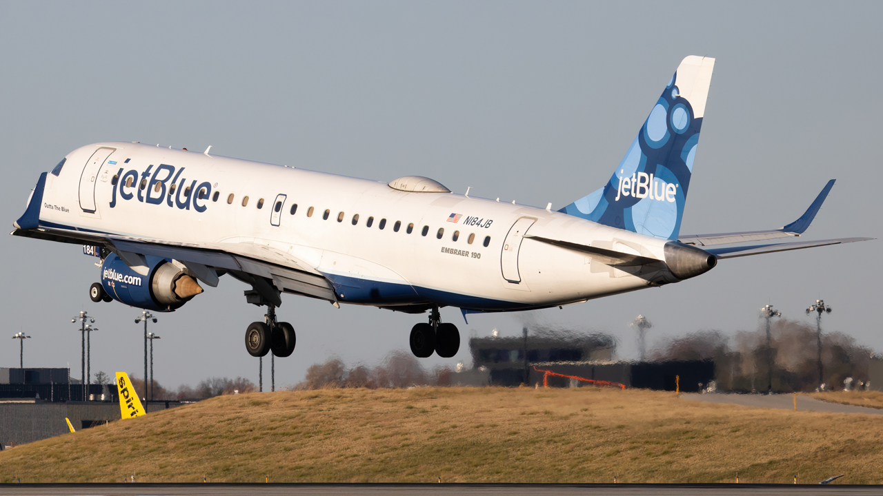 Full size: JetBlue Airways Embraer E190 N184JB at Baltimore/Washington International Thurgood Marshall Airport