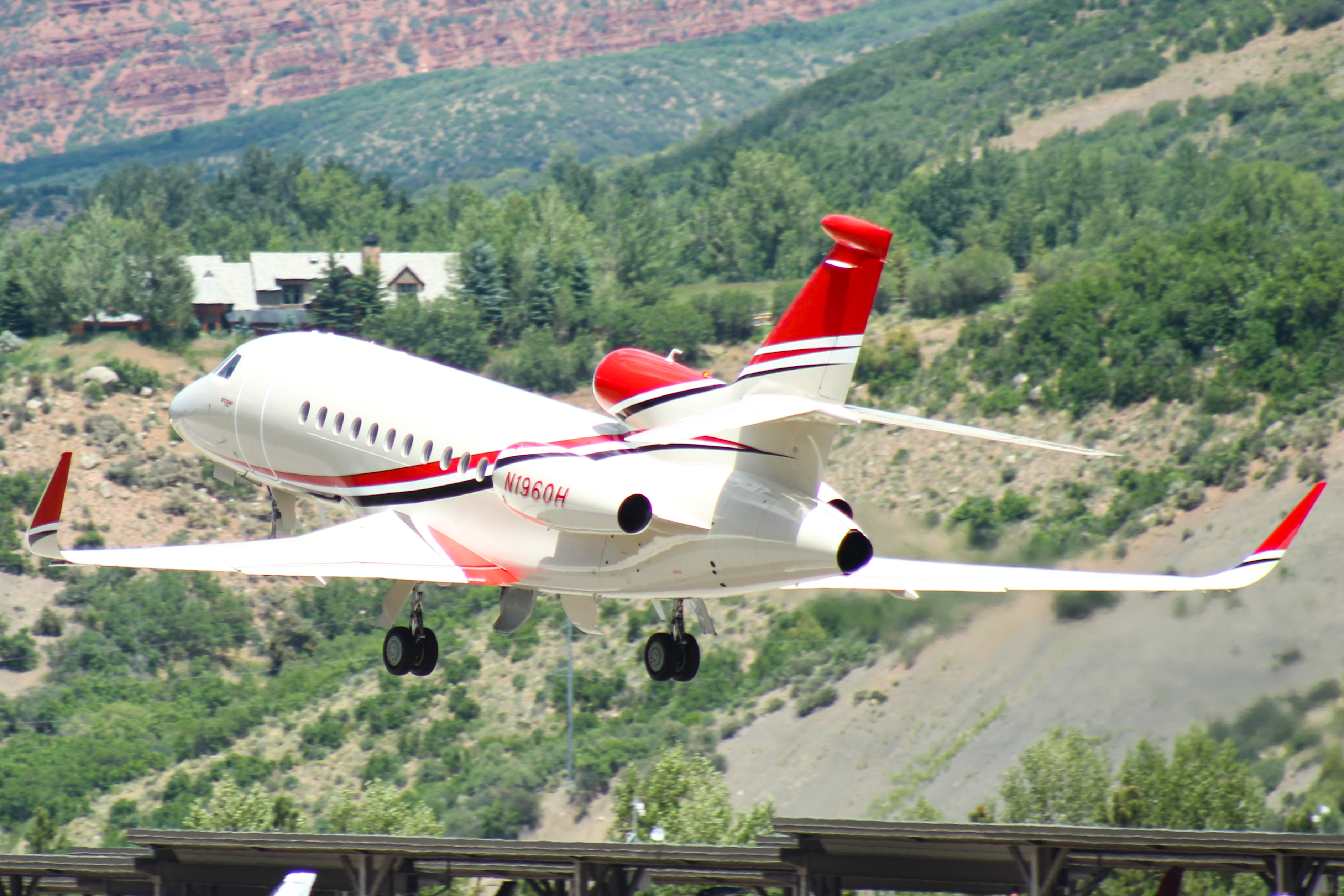 Full size: PRIVATE Falcon 900EX N1960H at Aspen-Pitkin County Airport/Sardy Field