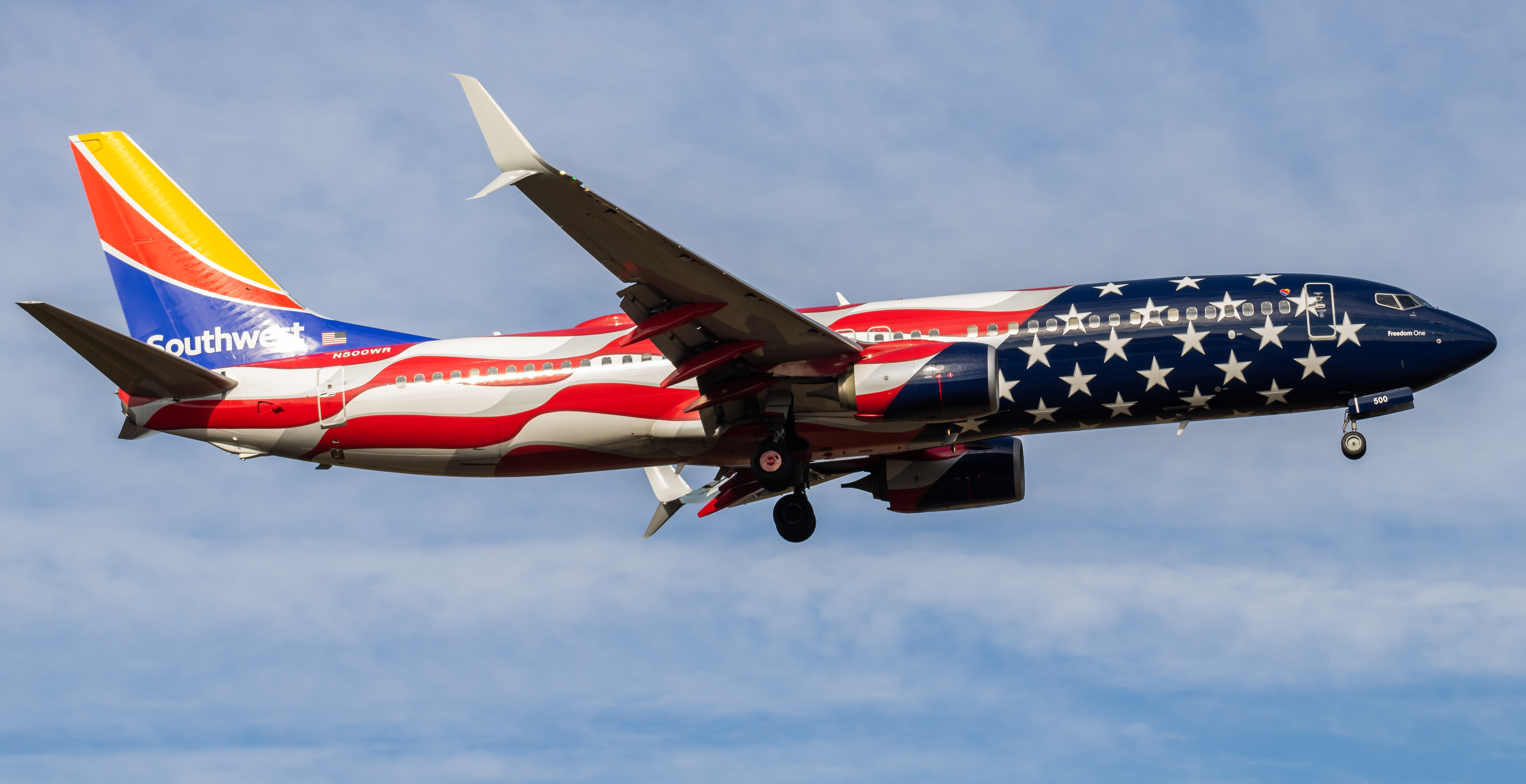 Full size: Southwest Airlines Boeing 737-800 N500WR at Baltimore/Washington International Thurgood Marshall Airport