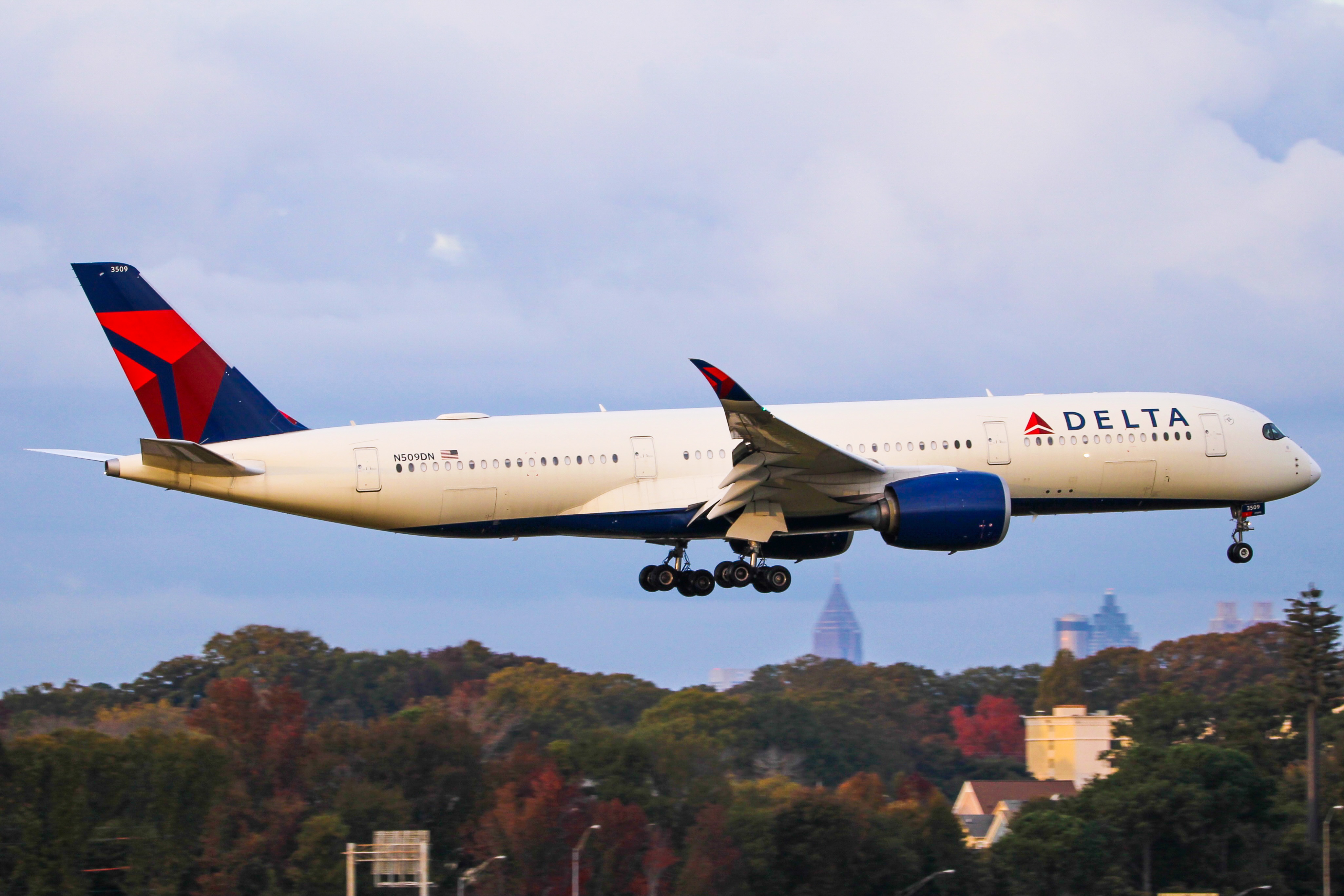 Full size: Delta Airlines Airbus A350-900 N509DN at Hartsfield-Jackson Atlanta International Airport