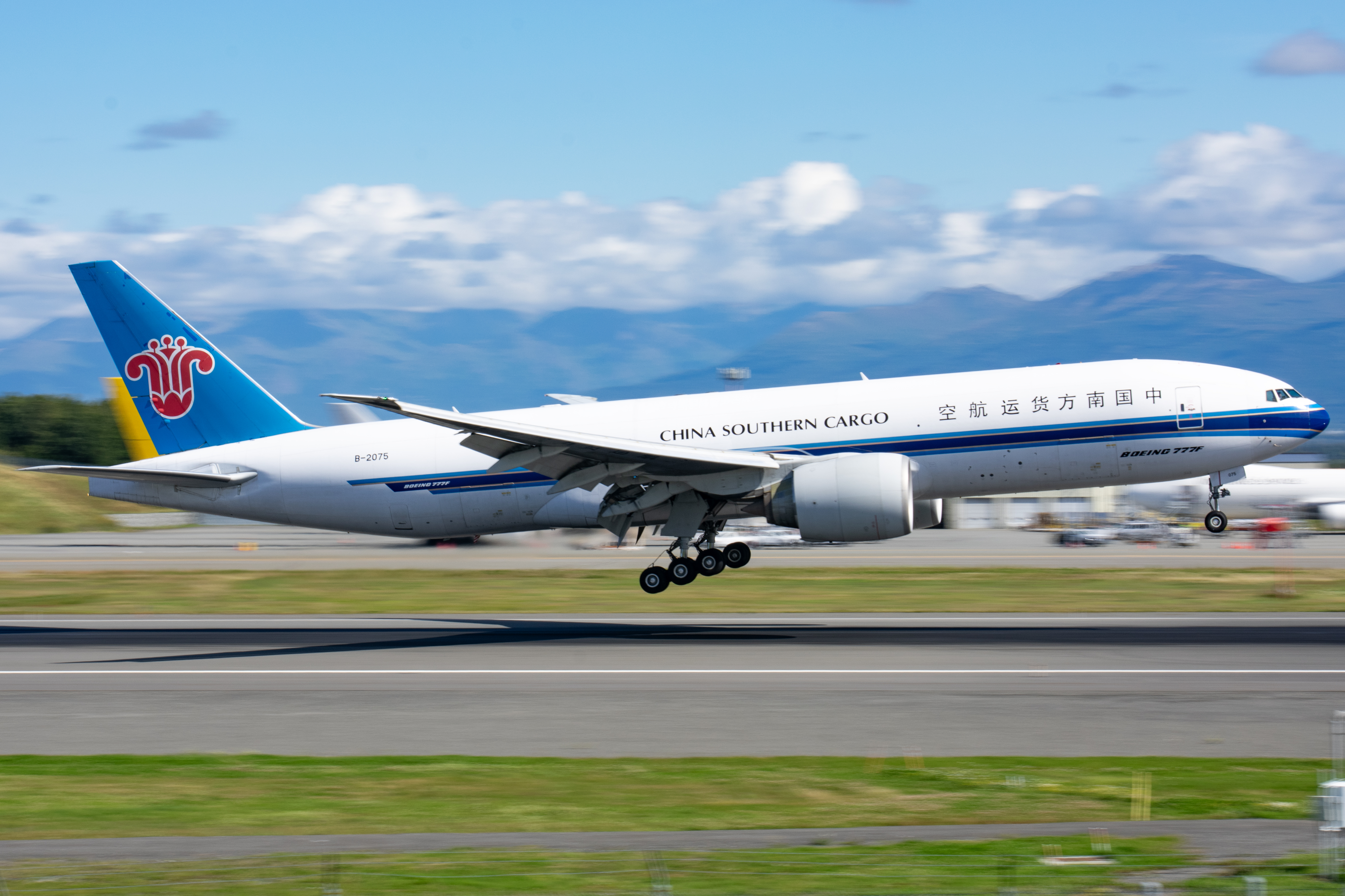 Full size: China Southern Airlines Boeing 777-F B-2075 at Anchorage Ted Stevens International Airport