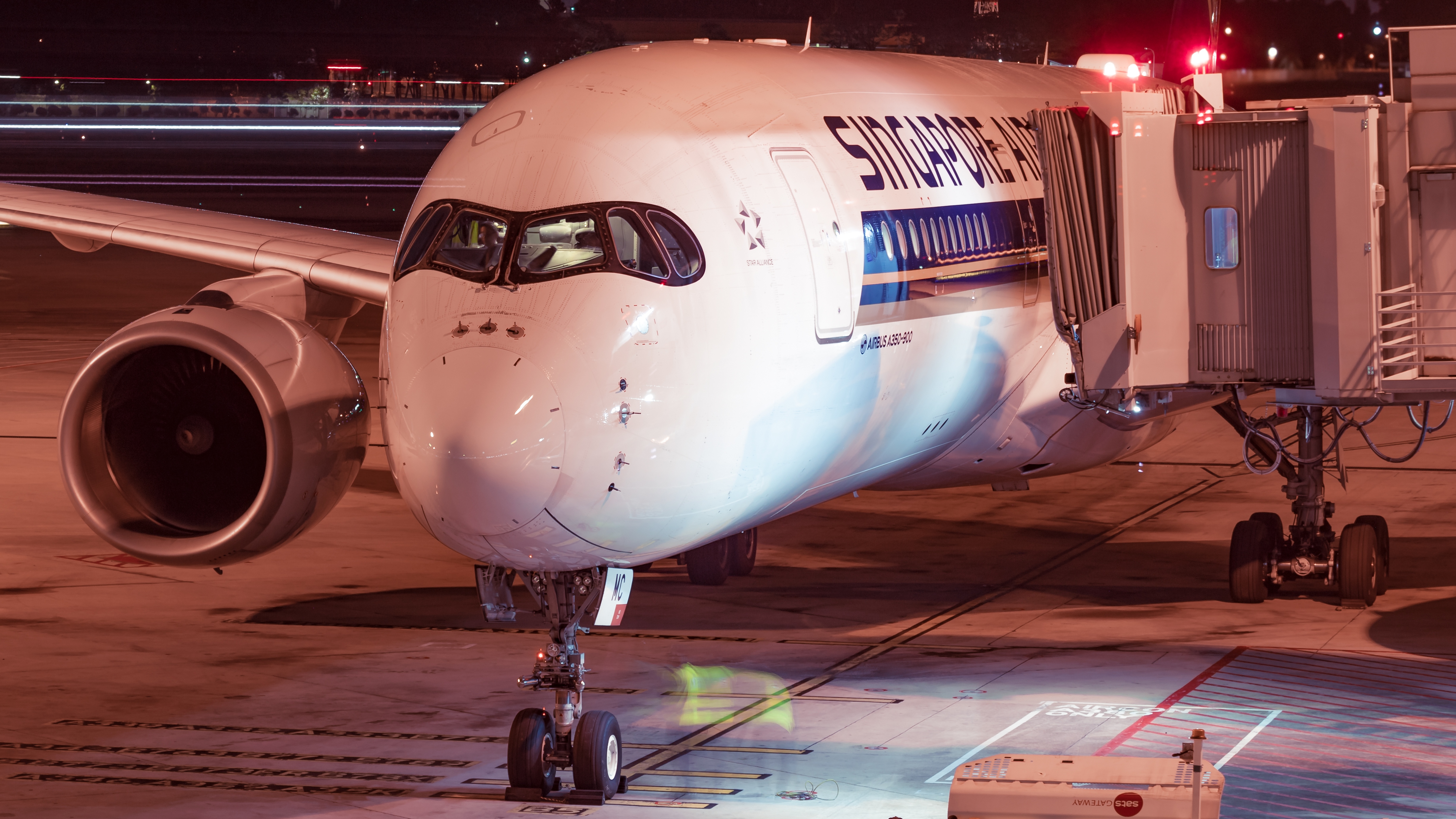 Full size: Singapore Airlines Airbus A350-900 9V-SMC at Singapore-Changi Airport
