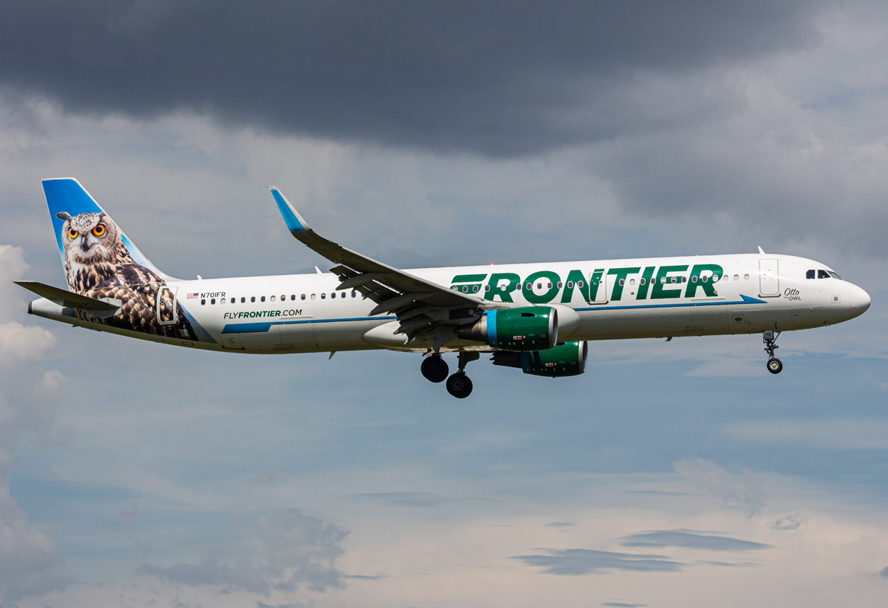 Full size: Frontier Airlines Airbus A321 N701FR at Tampa International Airport