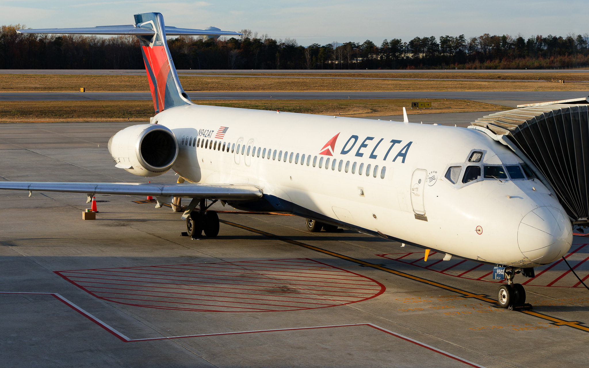 Full size: Delta Airlines Boeing 717-200 N942AT at Greenville Spartanburg International Airport