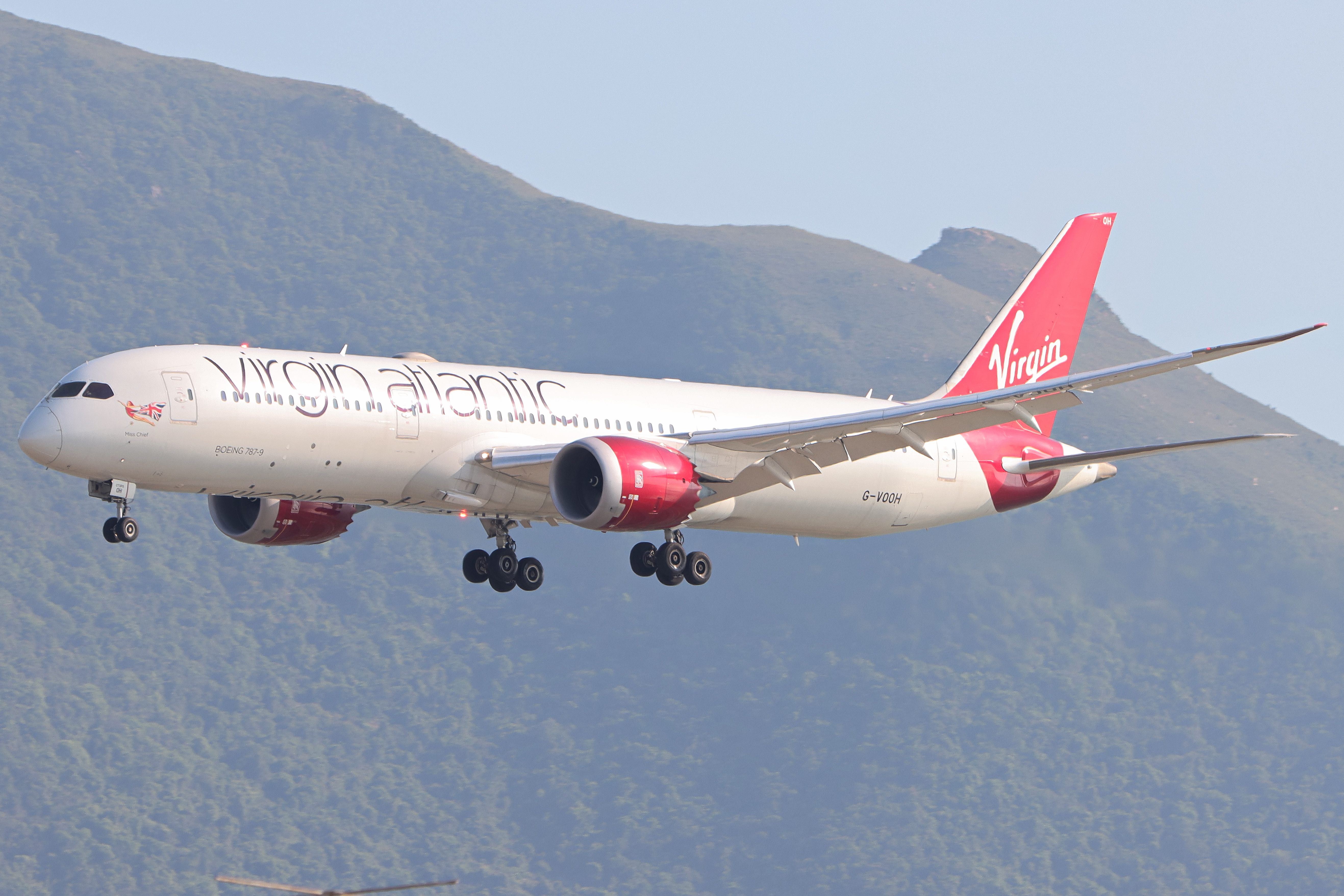 Full size: Virgin Atlantic Boeing 787-9 G-VOOH at London Heathrow International Airport
