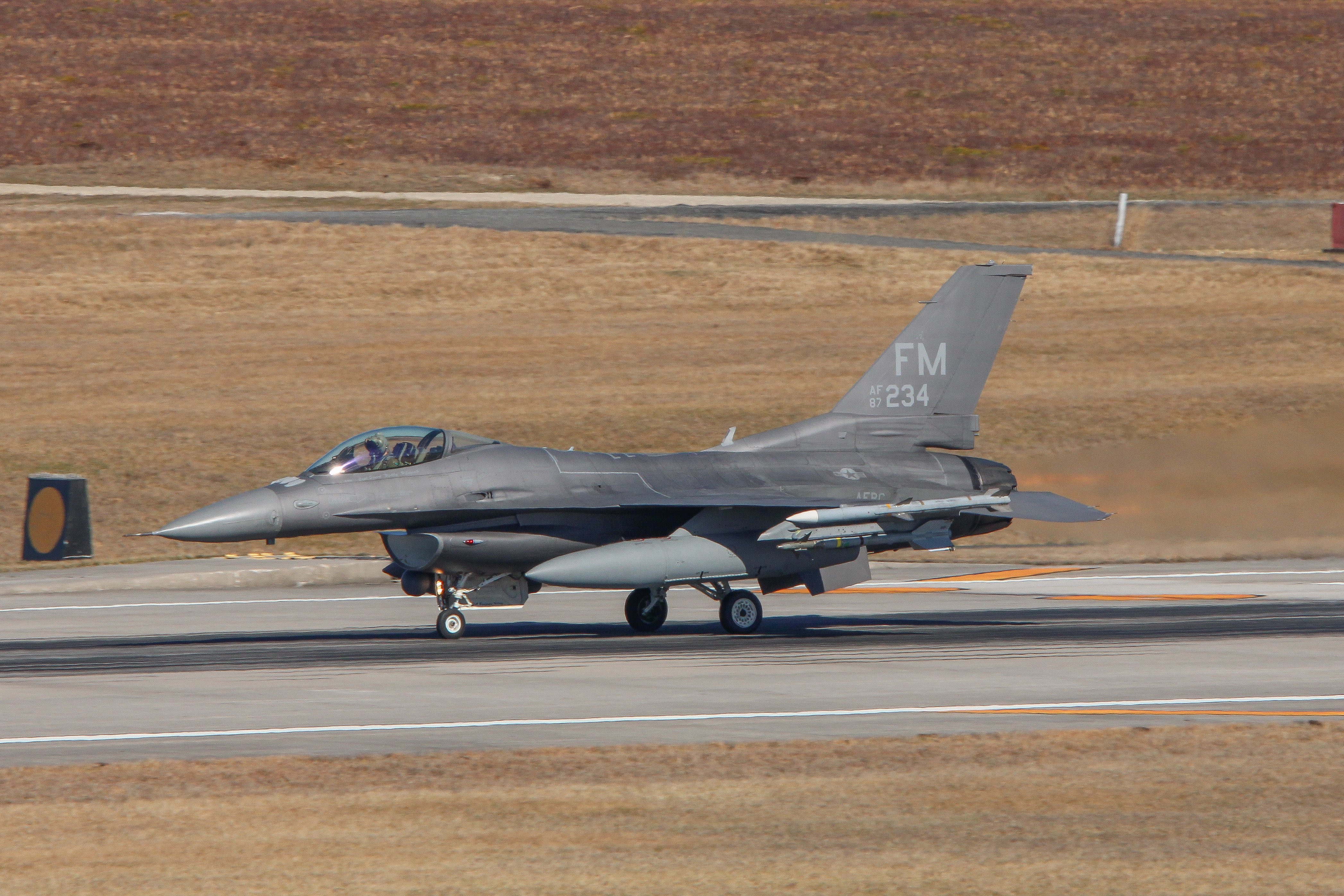 Full size: USAF - United States Air Force General Dynamics F-16 Fighting Falcon 87-0234 at Atlantic City International Airport