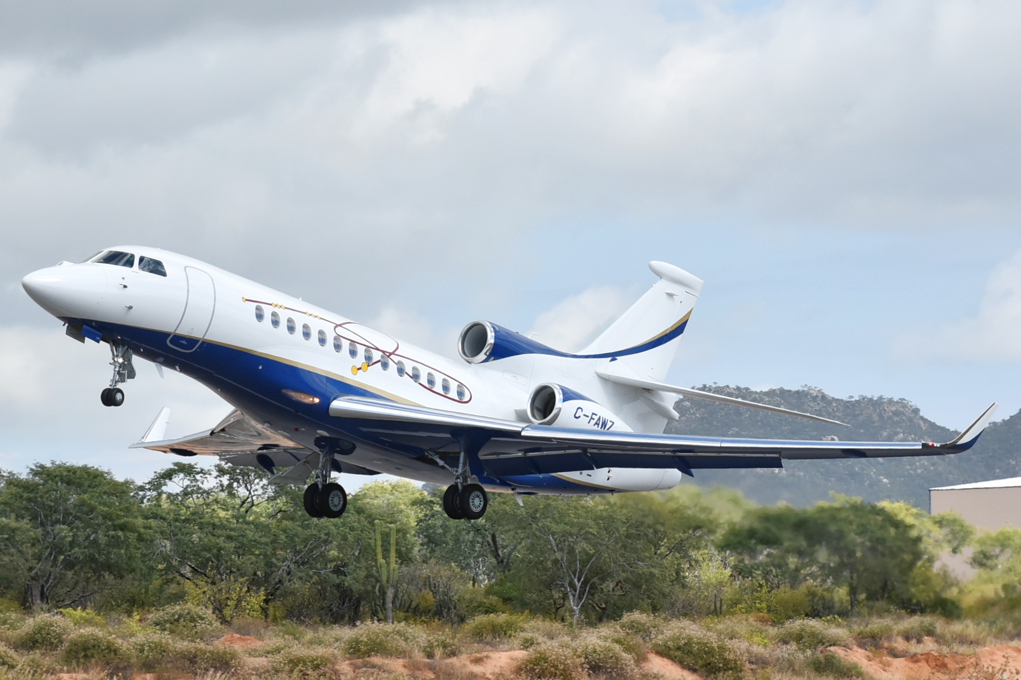Full size: PRIVATE Dassault Falcon 7X C-FAWZ at Aeropuerto de Cabo San Lucas Internacional