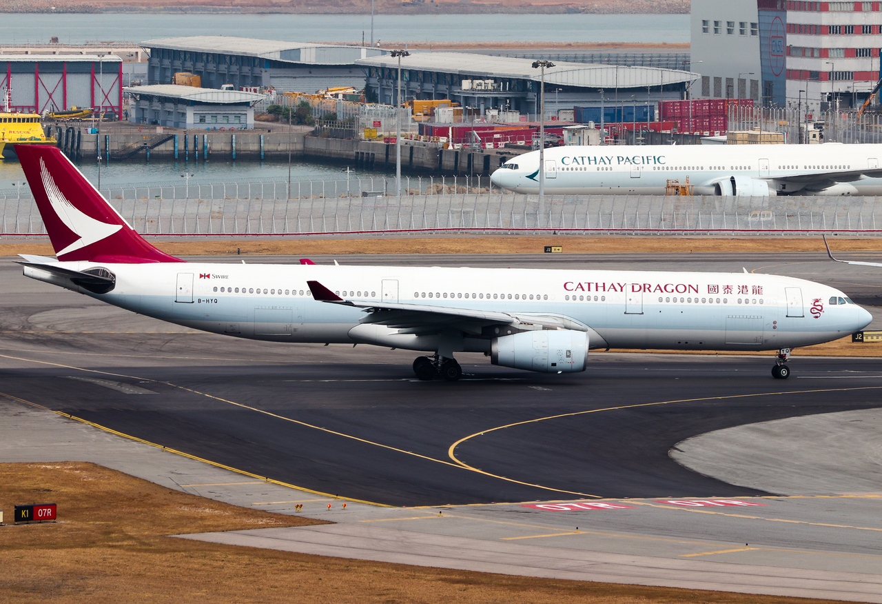 Full size: Cathay Dragon Airbus A330-300 B-HYQ at Hong Kong International Airport