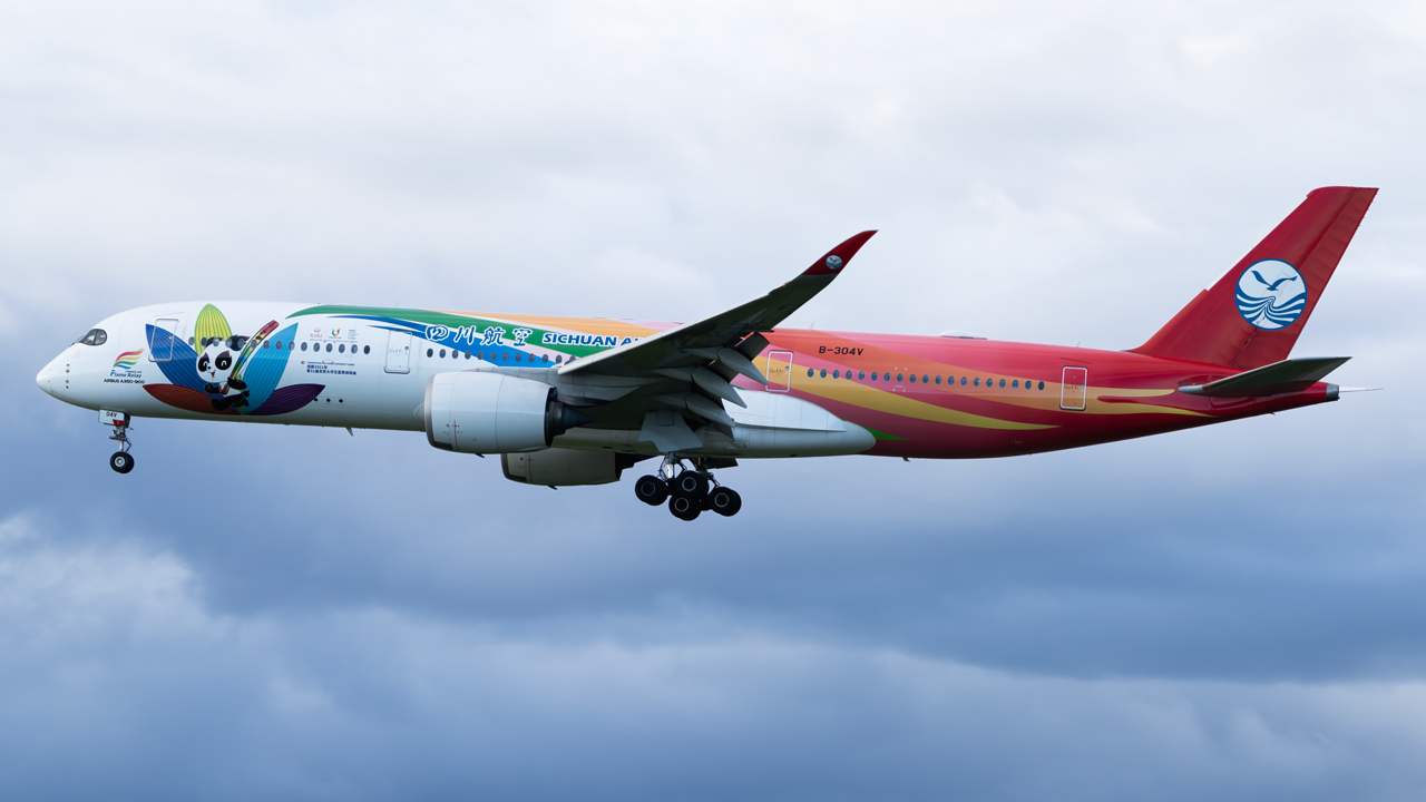 Full size: Sichuan Airlines Airbus A350-900 B-304V at Vancouver International Airport