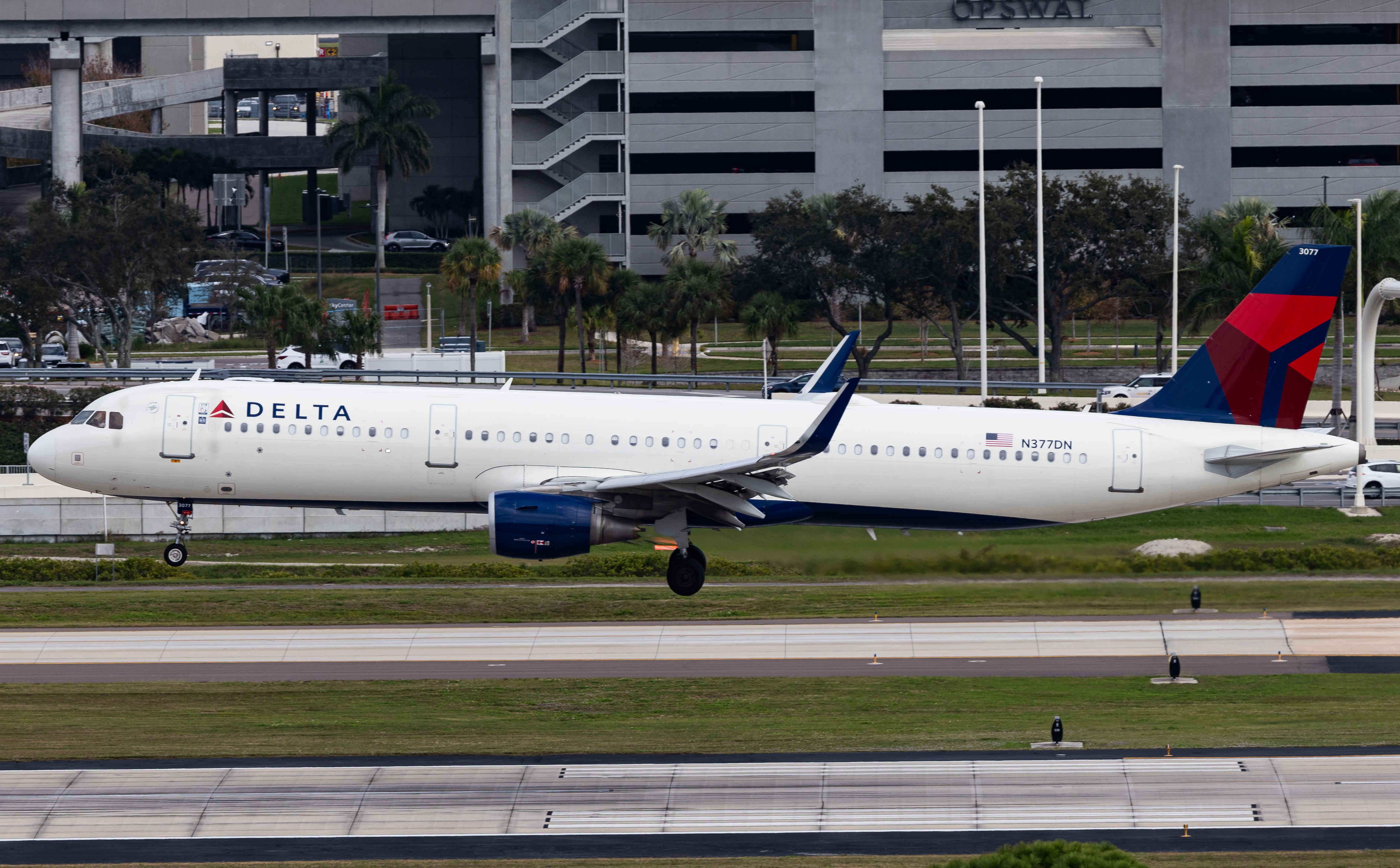 Full size: Delta Airlines Airbus A321-200 N377DN at Tampa International Airport