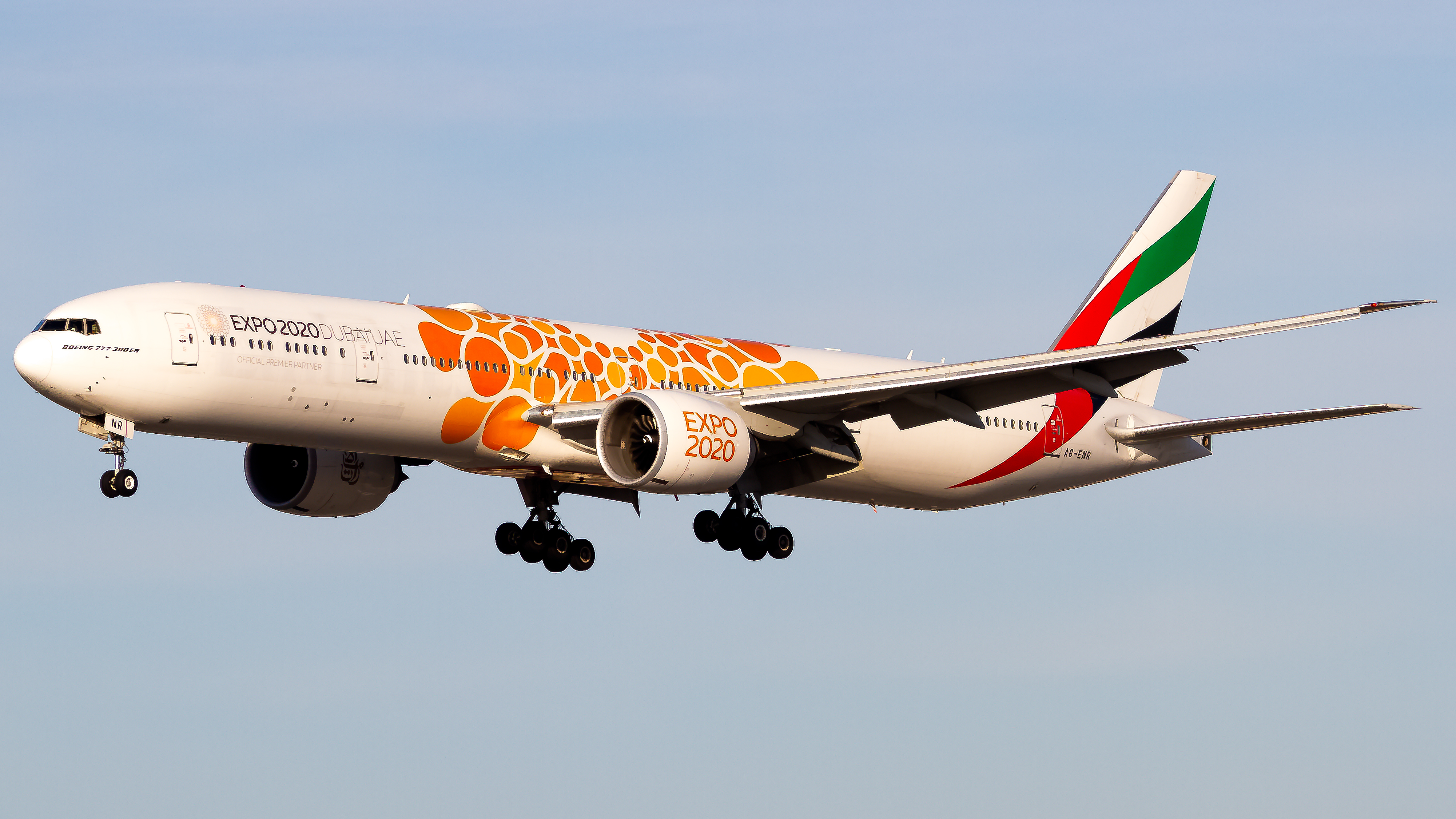 Full size: Emirates Boeing 777-300ER A6-ENR at Los Angeles International Airport